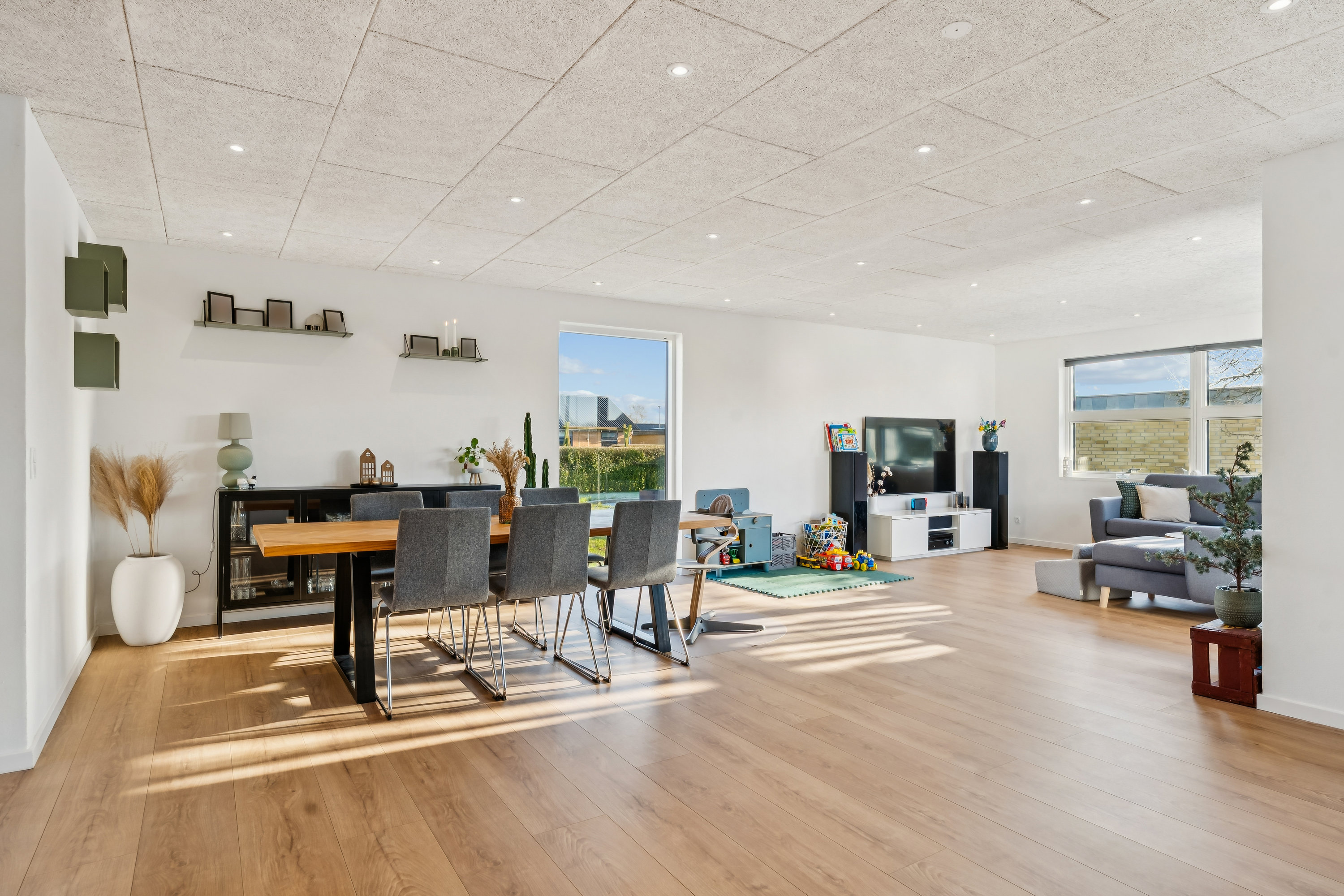 Fremhævet spisestue billede i fuldskærmstilstand. Billede af Kingos Alle 35, 8723 Løsning