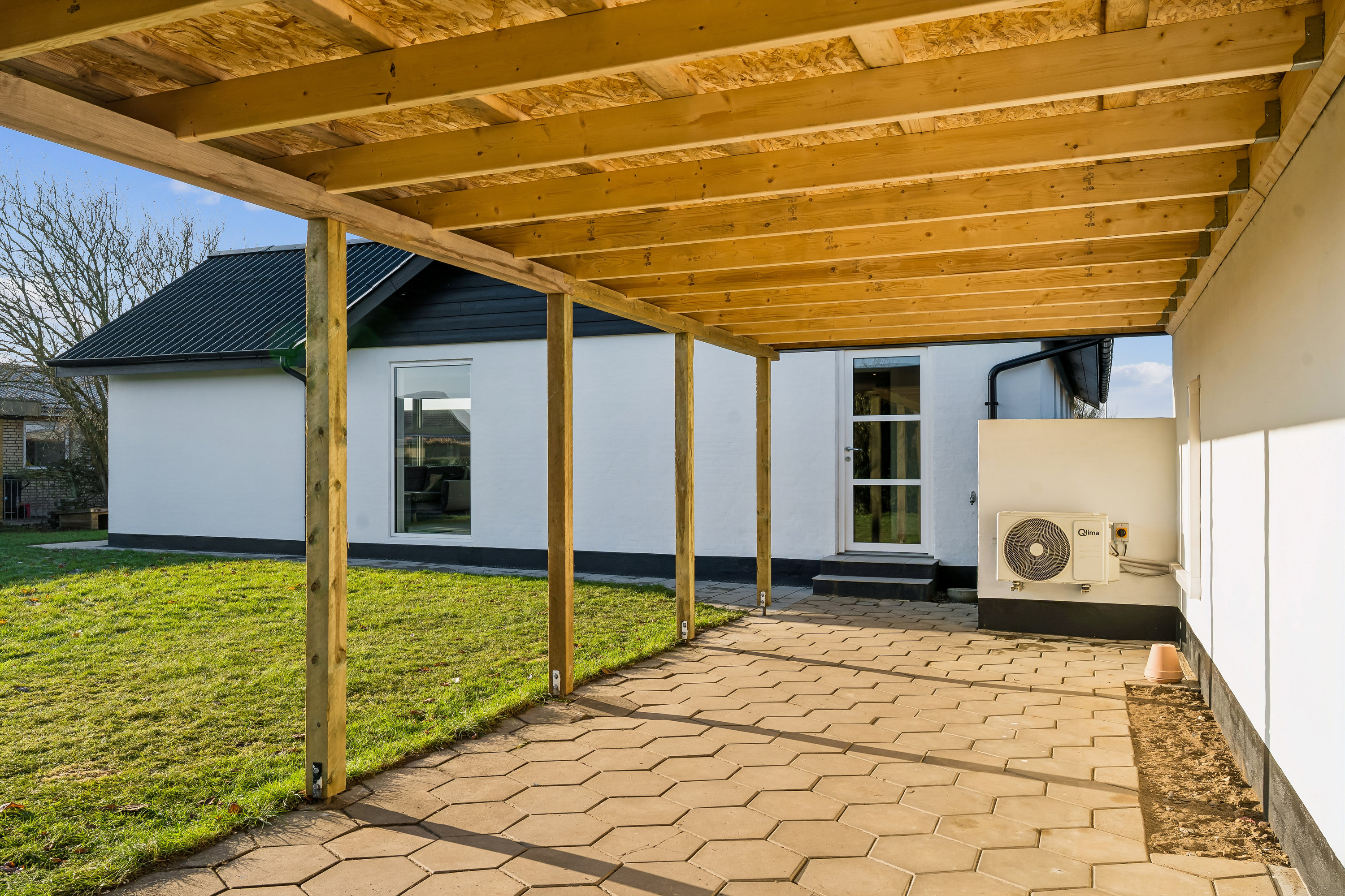 Fremhævet overdække billede i fuldskærmstilstand. Billede af Kingos Alle 35, 8723 Løsning