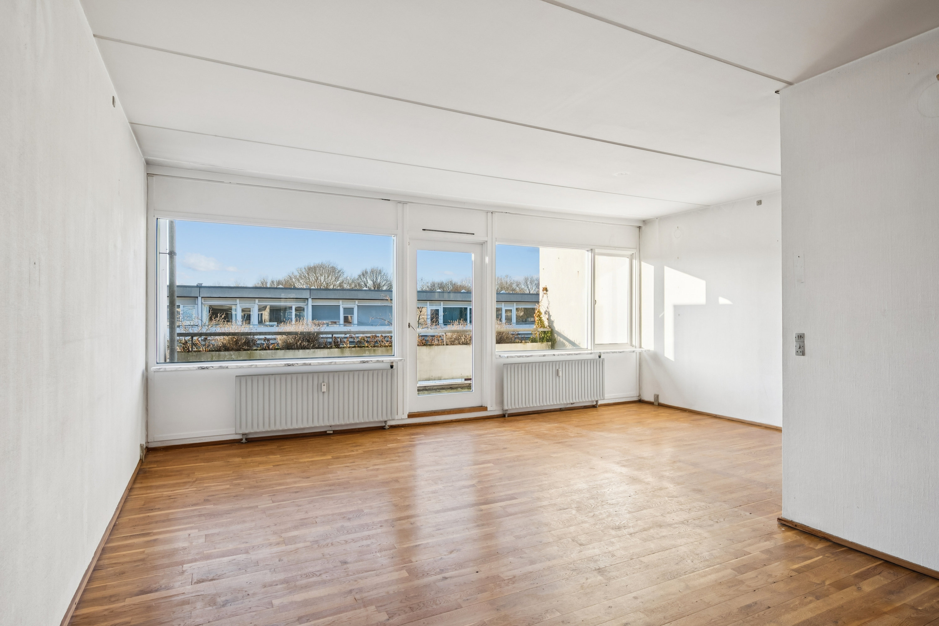 Fremhævet stue billede i fuldskærmstilstand. Billede af Eremitageparken 213, 1. a., 2800 Kongens Lyngby