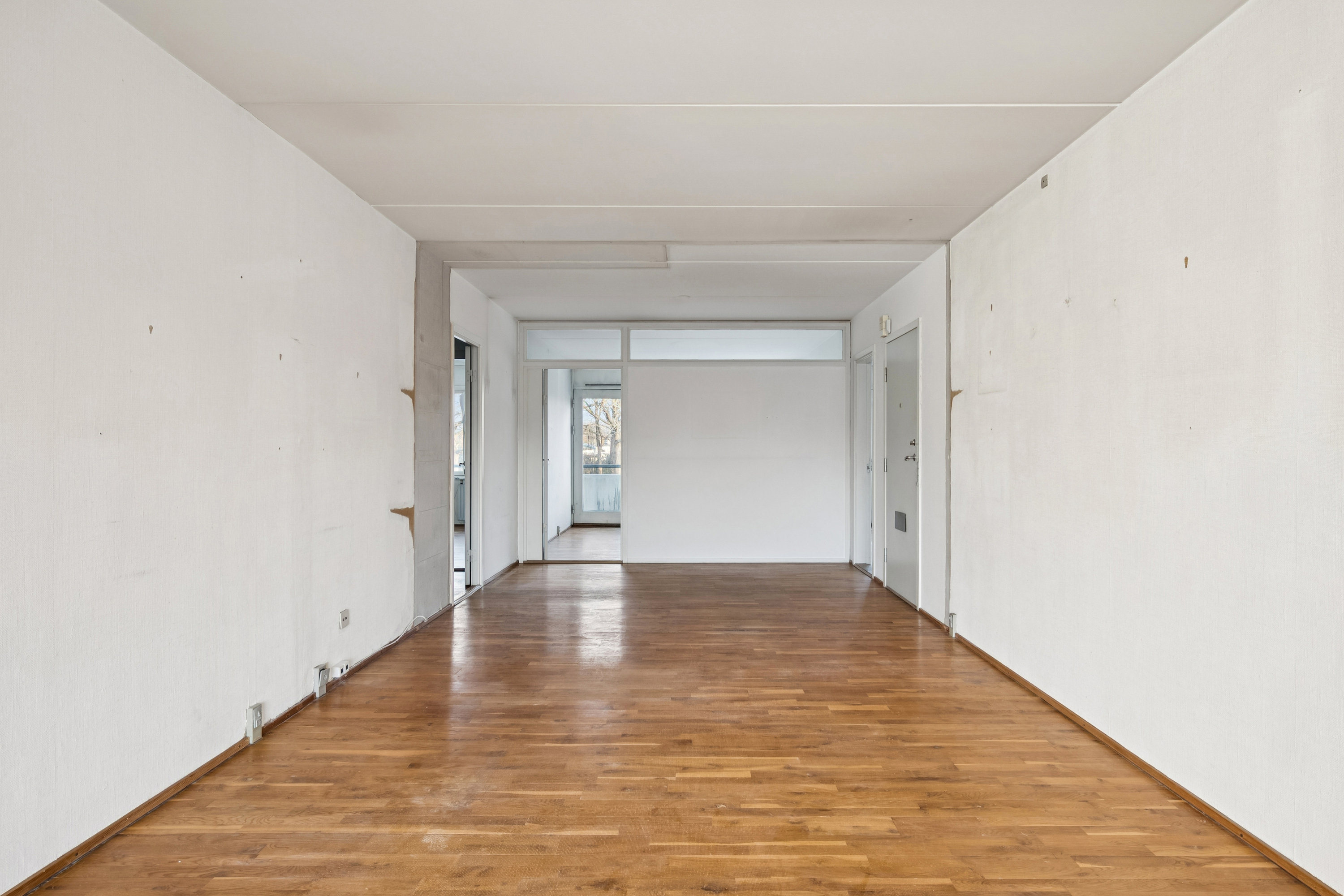 Fremhævet gang billede i fuldskærmstilstand. Billede af Eremitageparken 213, 1. a., 2800 Kongens Lyngby