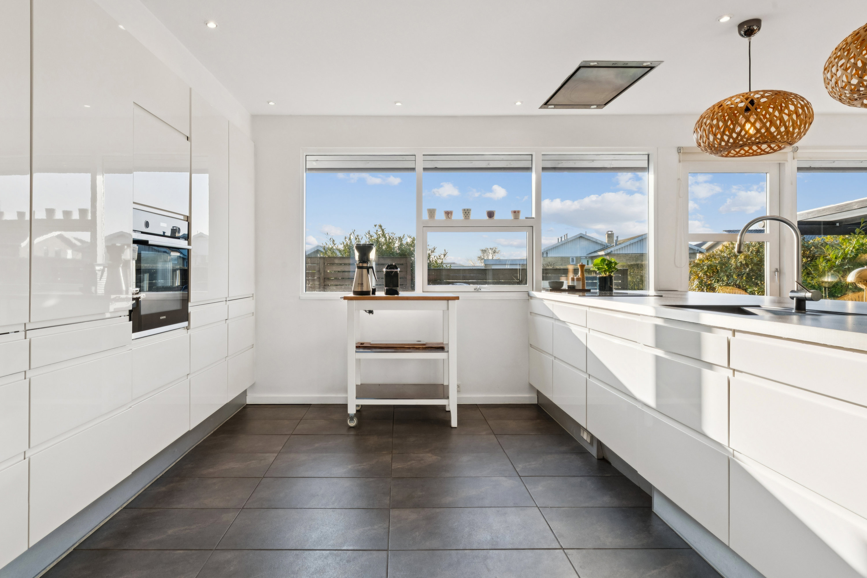 Fremhævet køkken billede i fuldskærmstilstand. Billede af Siriusvej 12, 9200 Aalborg SV