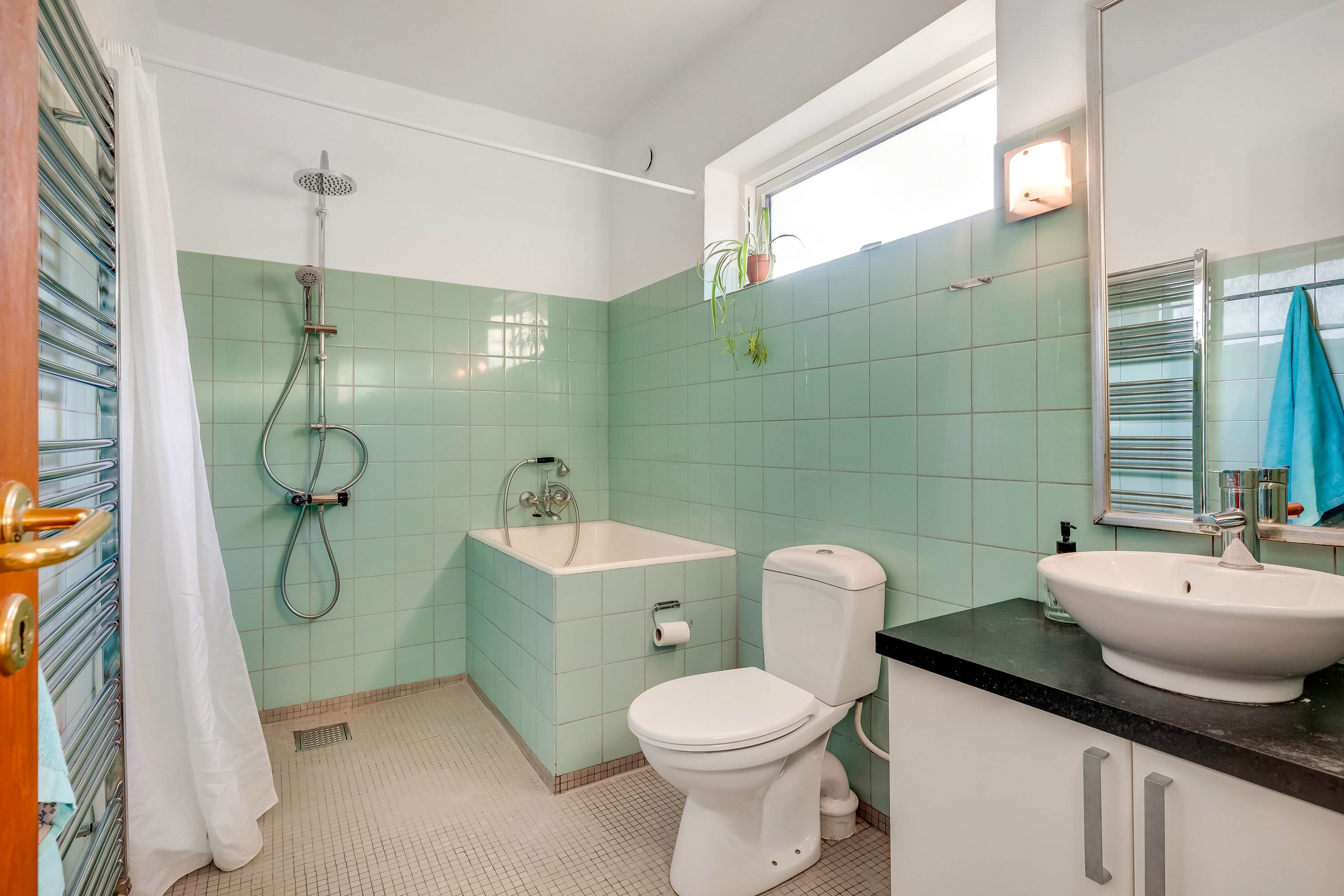 Fremhævet badeværelse billede i fuldskærmstilstand. Billede af Snerlevej 9, 7500 Holstebro