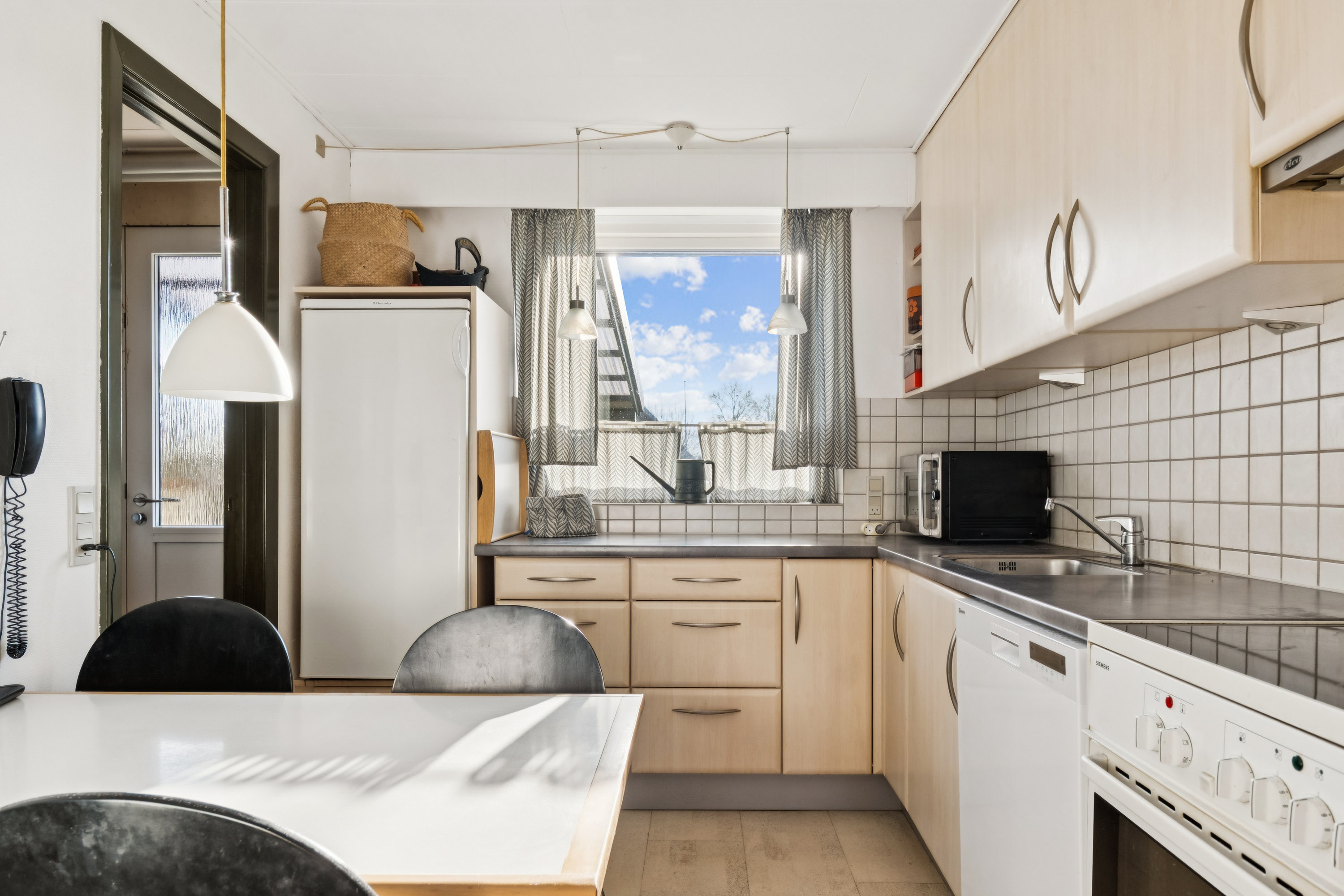 Fremhævet køkken billede i fuldskærmstilstand. Billede af Rensdyrløkken 11, Slukefter, 5210 Odense NV