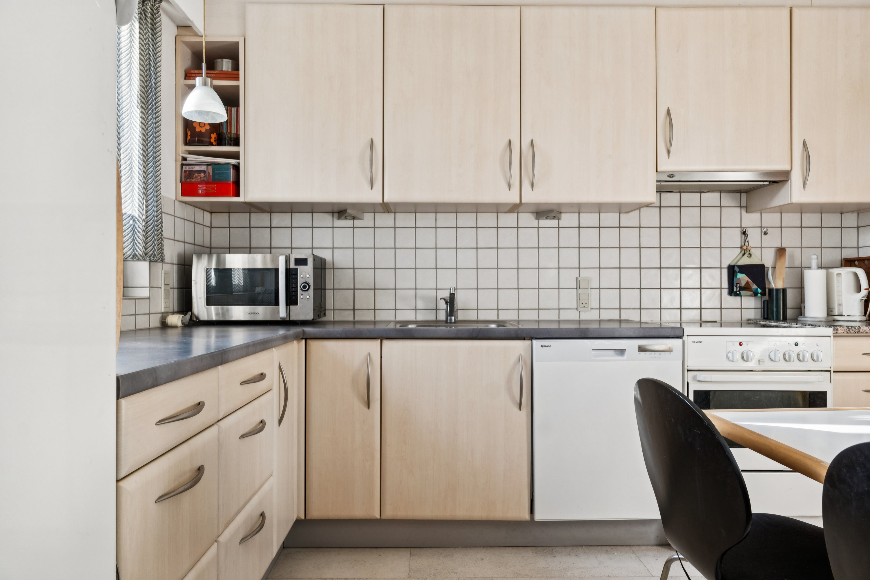 Fremhævet køkken billede i fuldskærmstilstand. Billede af Rensdyrløkken 11, Slukefter, 5210 Odense NV