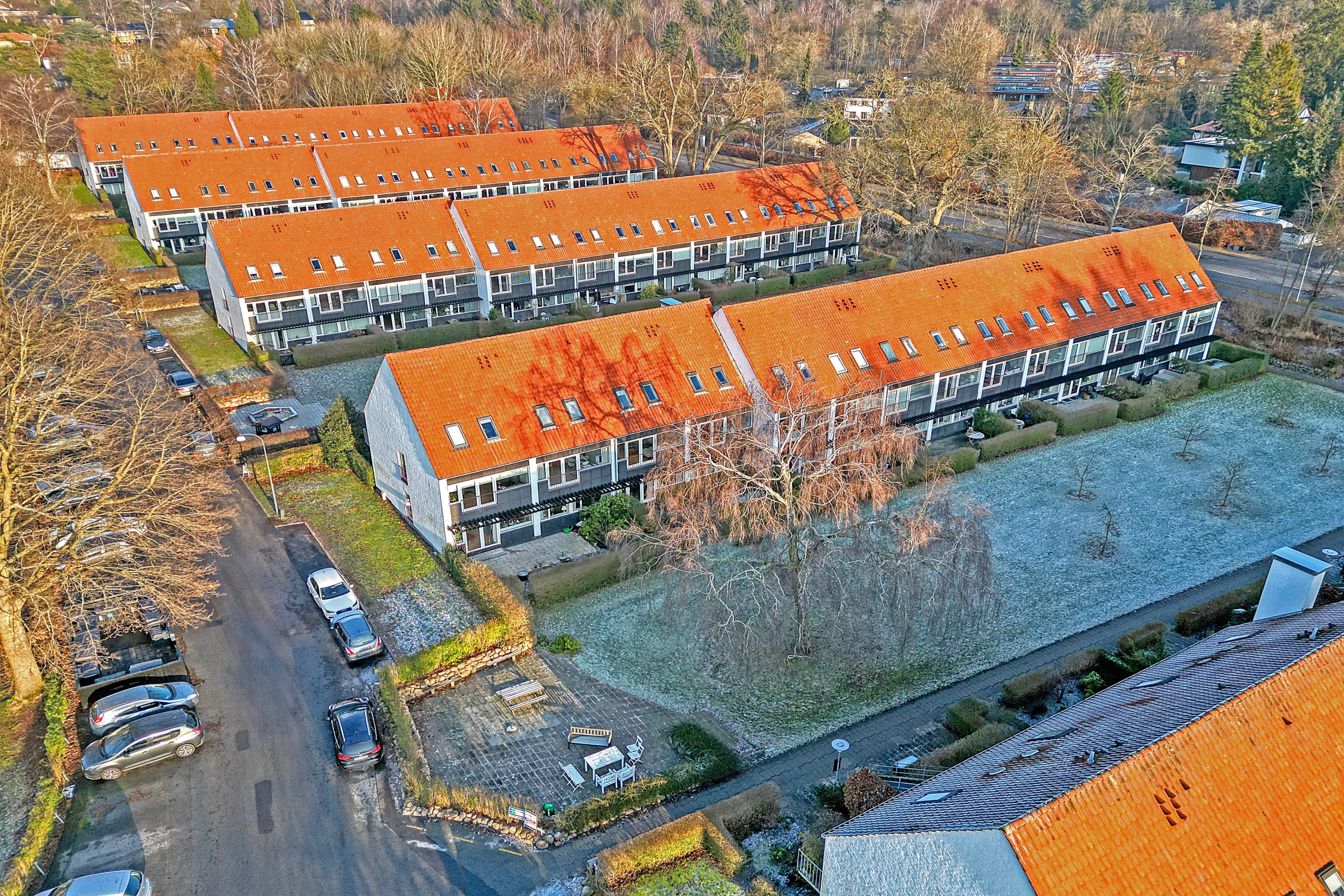 Fremhævet luftfoto billede i fuldskærmstilstand. Billede af Søllerød Park 16, st.. 1., Søllerød, 2840 Holte