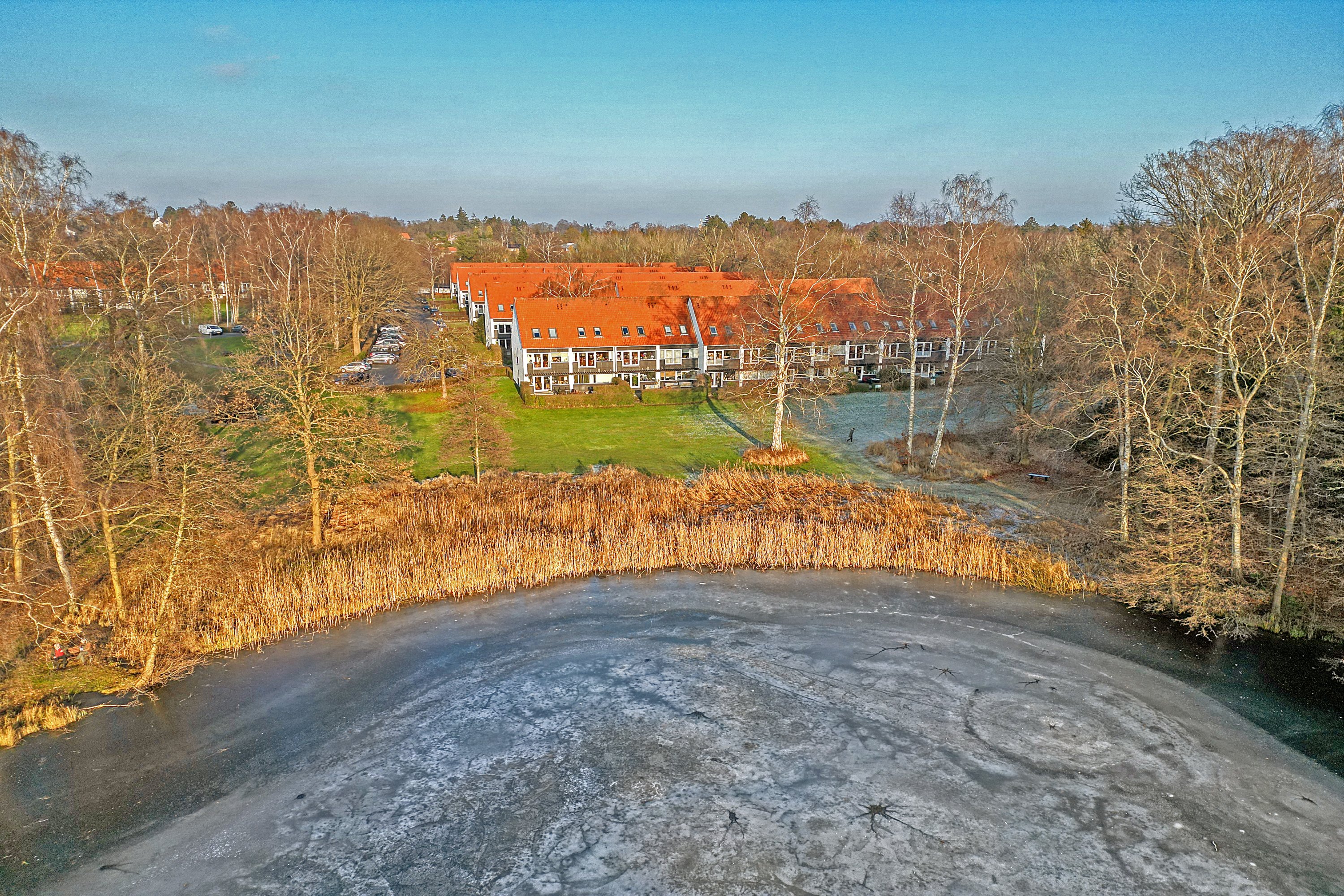 Fremhævet luftfoto billede i fuldskærmstilstand. Billede af Søllerød Park 16, st.. 1., Søllerød, 2840 Holte