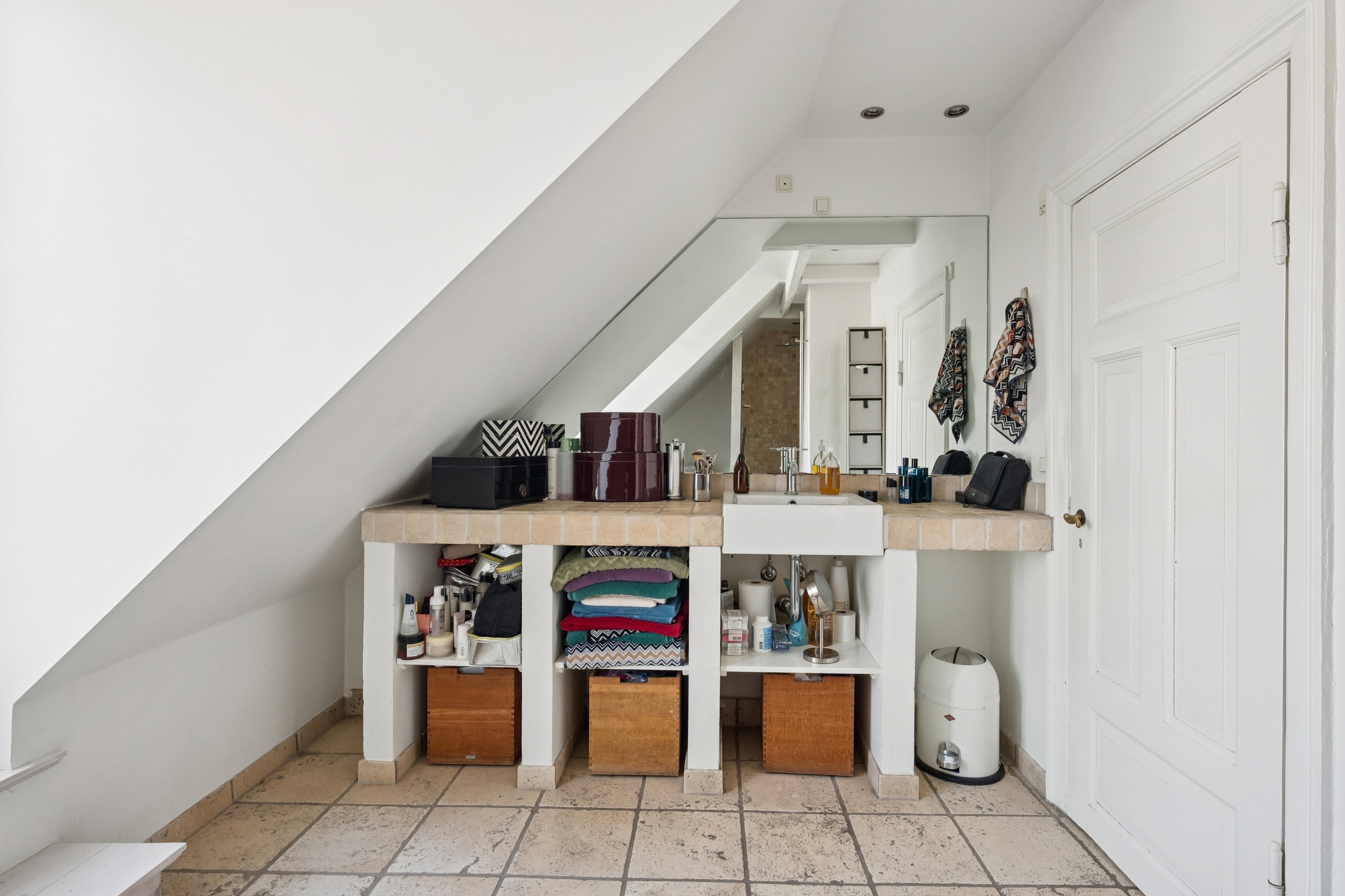 Fremhævet køkken billede i fuldskærmstilstand. Billede af Enighedsvej 20, 2920 Charlottenlund