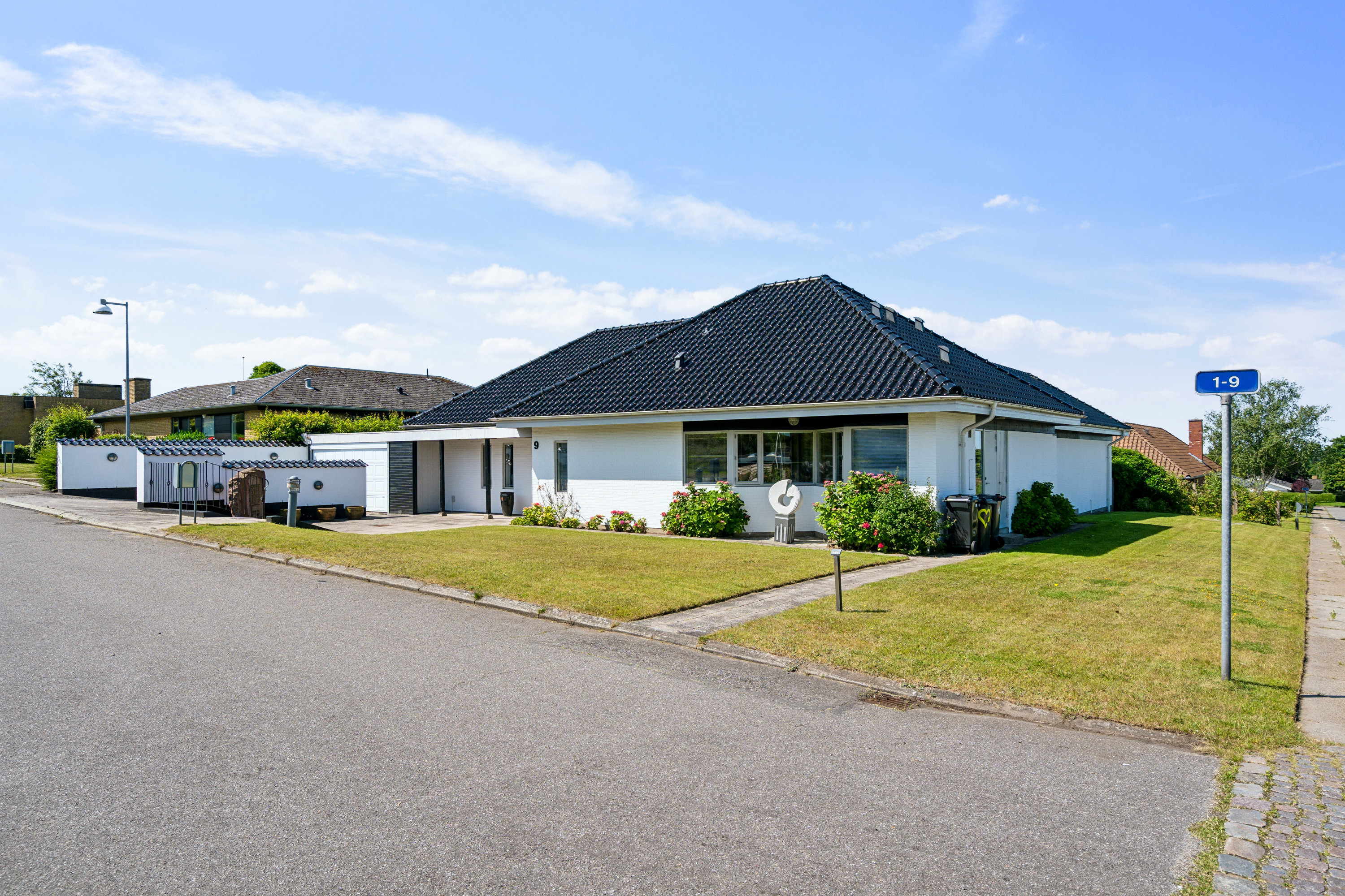 Fremhævet facade billede i fuldskærmstilstand. Billede af Jens Kalstrups Vej 9, Hasseris, 9000 Aalborg