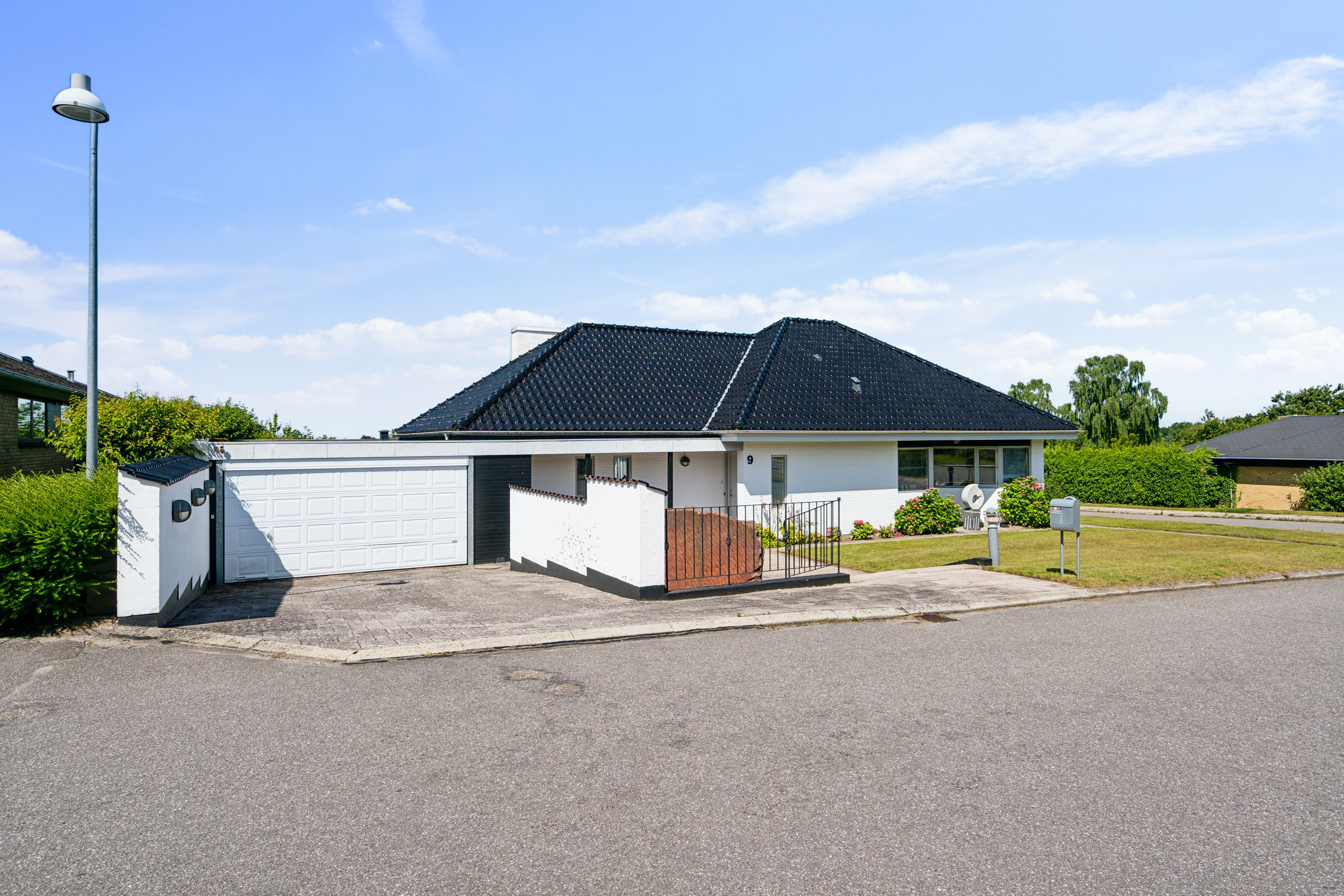 Fremhævet facade billede i fuldskærmstilstand. Billede af Jens Kalstrups Vej 9, Hasseris, 9000 Aalborg