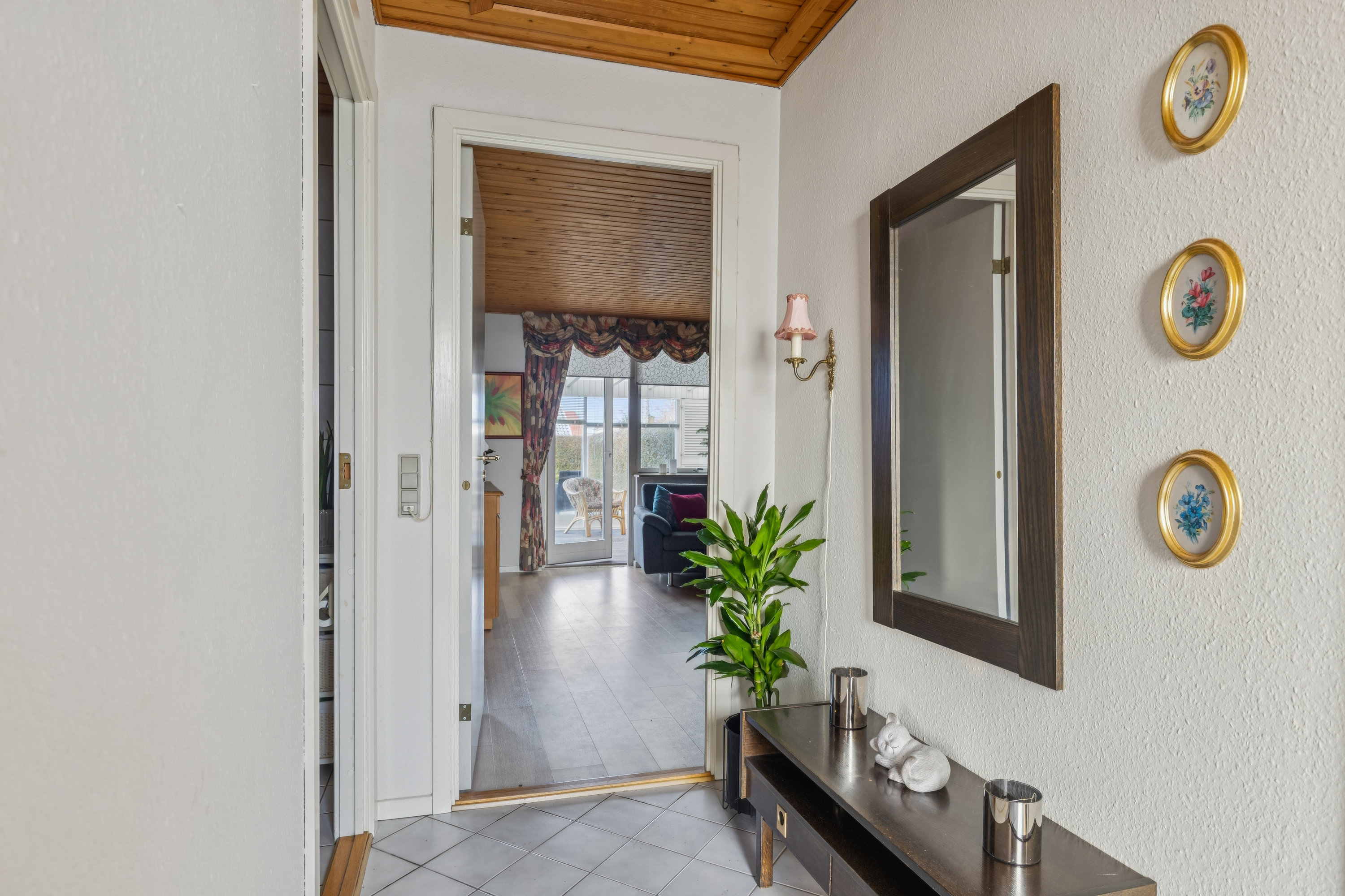 Miniaturebillede 1: entré. Billede af Anderuplunden 24, Anderup, 5270 Odense N