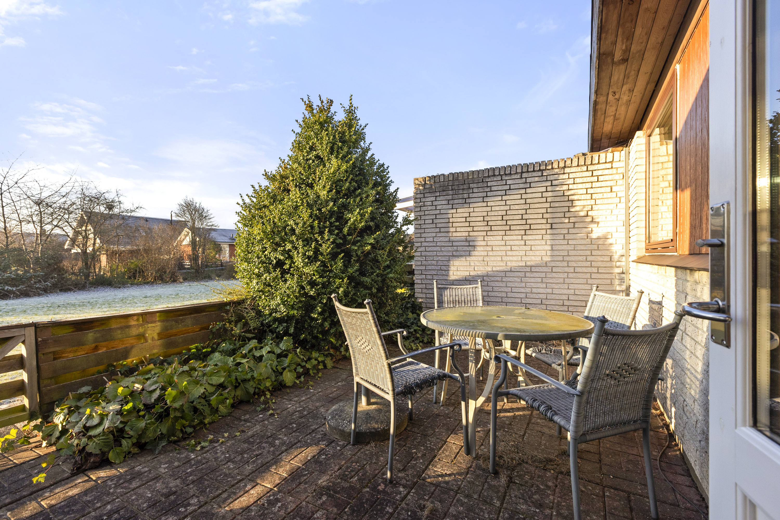 Fremhævet terrasse billede i fuldskærmstilstand. Billede af Højmarken 53, Gevninge, 4000 Roskilde