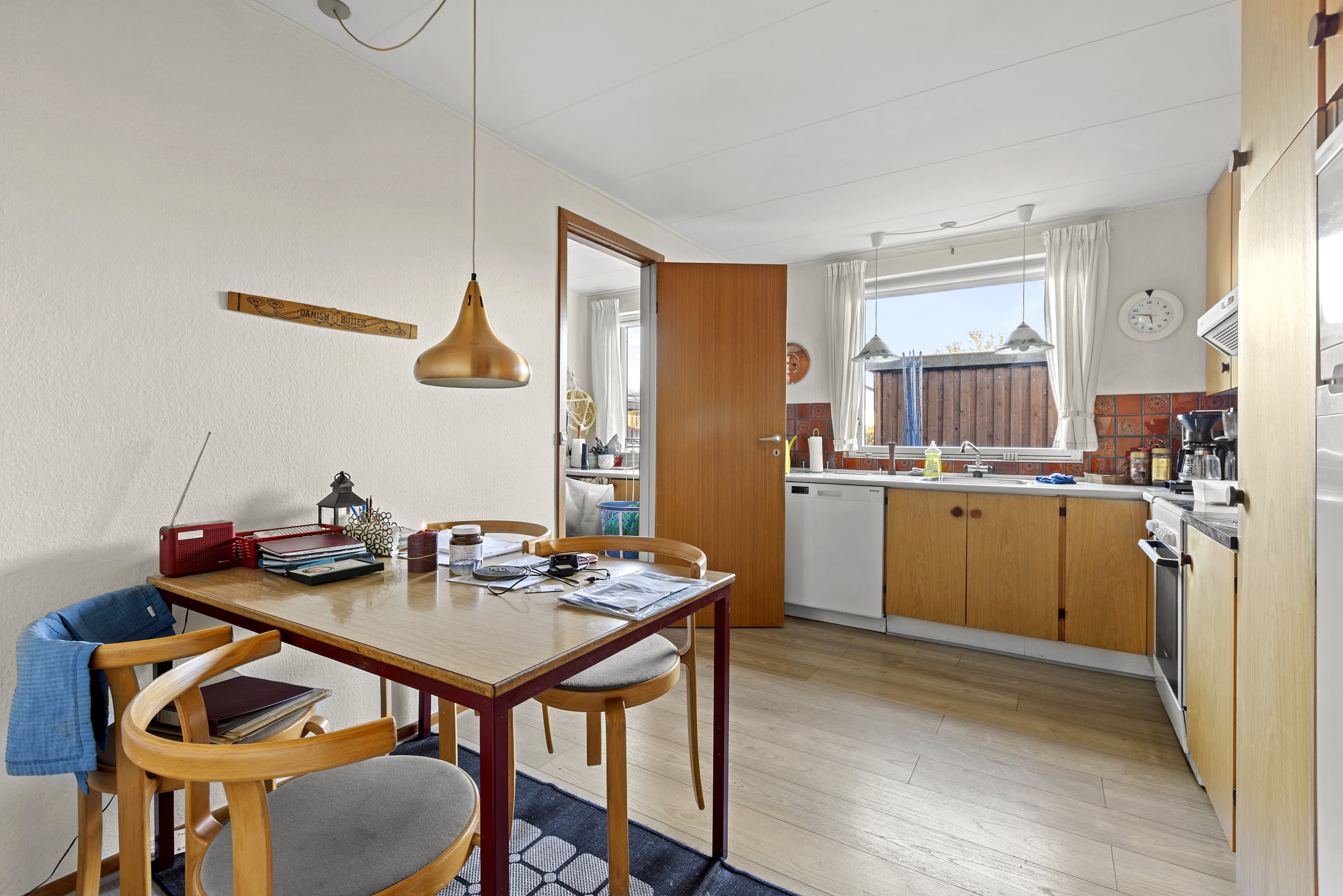 Fremhævet køkken billede i fuldskærmstilstand. Billede af Højmarken 53, Gevninge, 4000 Roskilde