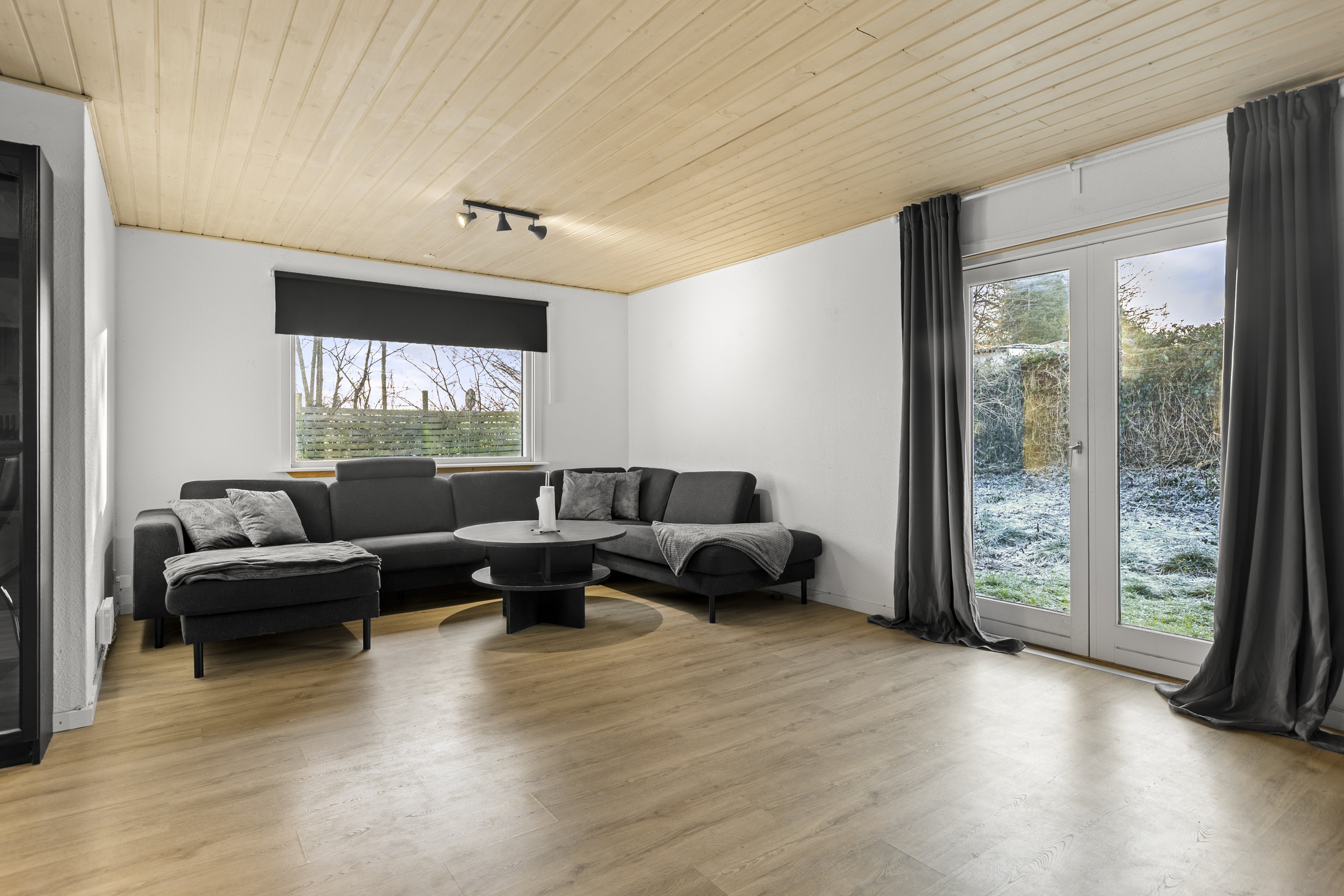 Fremhævet stue billede i fuldskærmstilstand. Billede af Ellemosevej 10, Ugerløse, 4400 Kalundborg