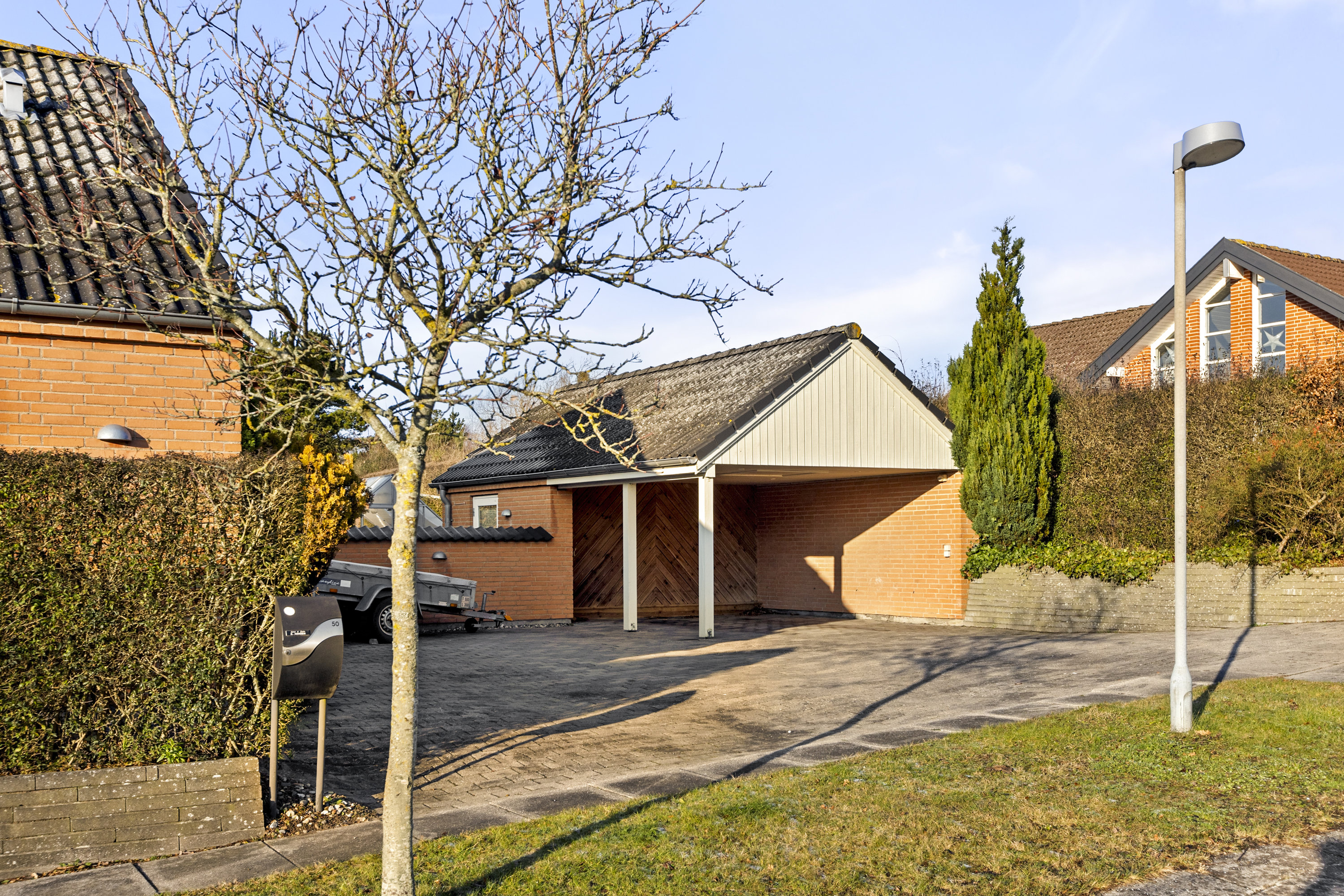 Fremhævet indkørsel billede i fuldskærmstilstand. Billede af Humlehaven 50, 4400 Kalundborg