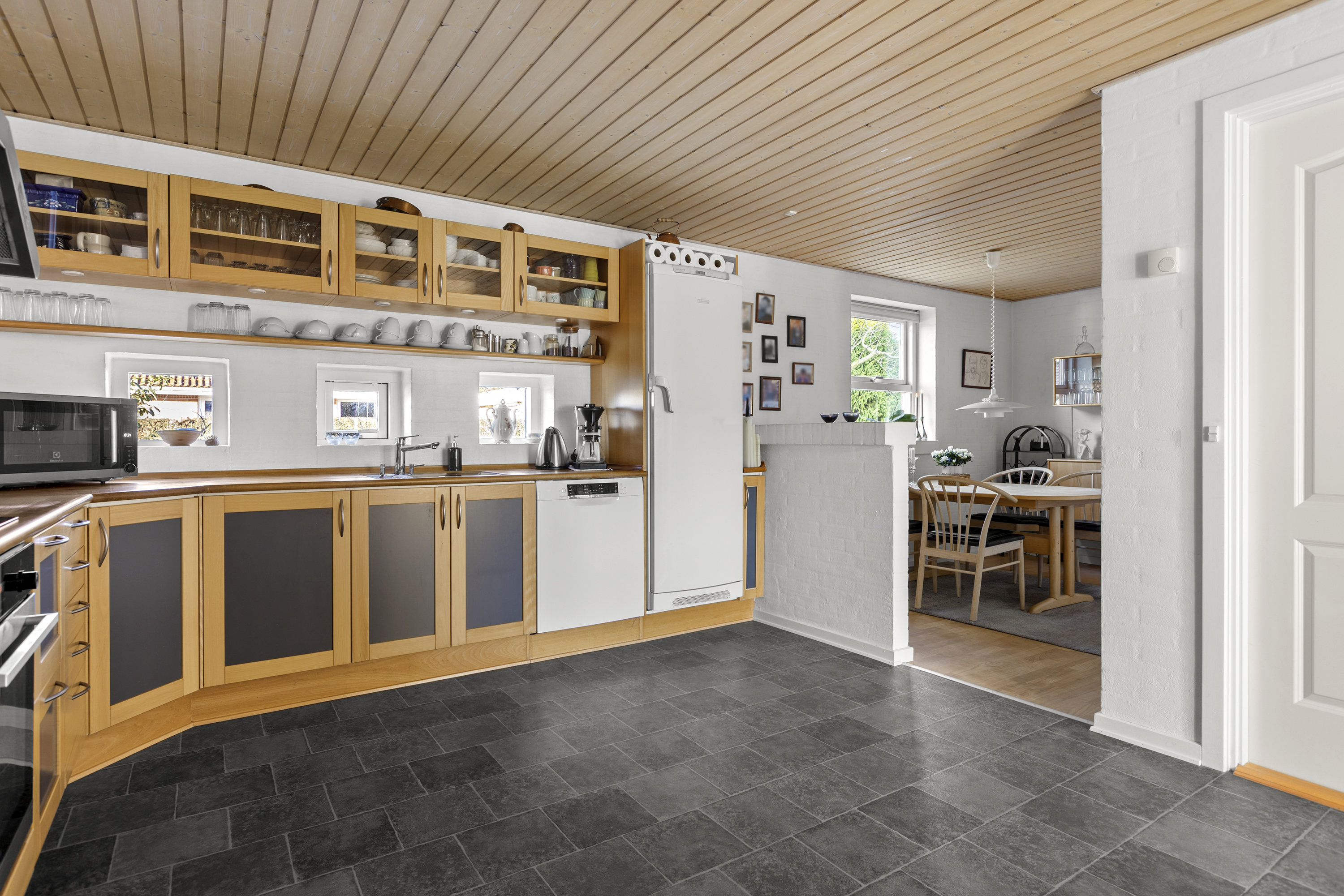 Fremhævet køkken billede i fuldskærmstilstand. Billede af Humlehaven 50, 4400 Kalundborg