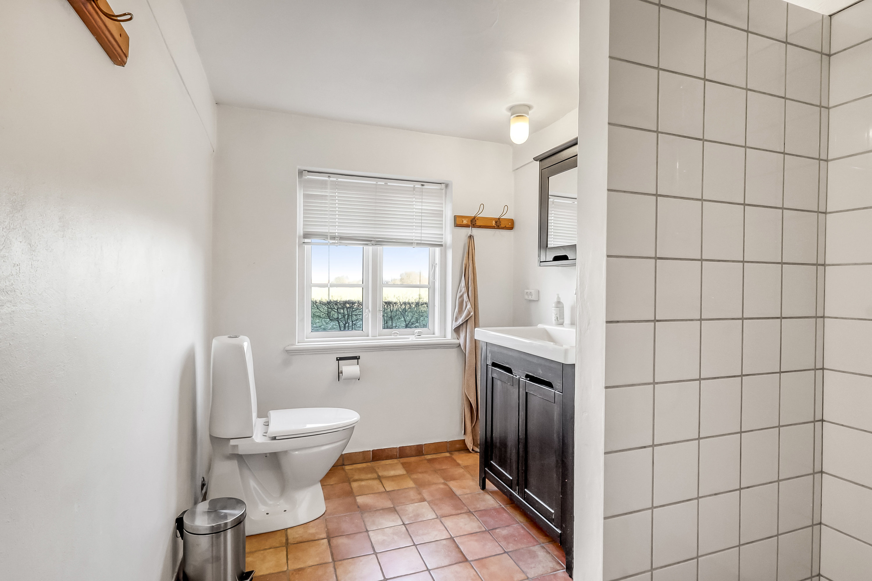 Fremhævet badeværelse billede i fuldskærmstilstand. Billede af Trousløkkevej 1, 5960 Marstal