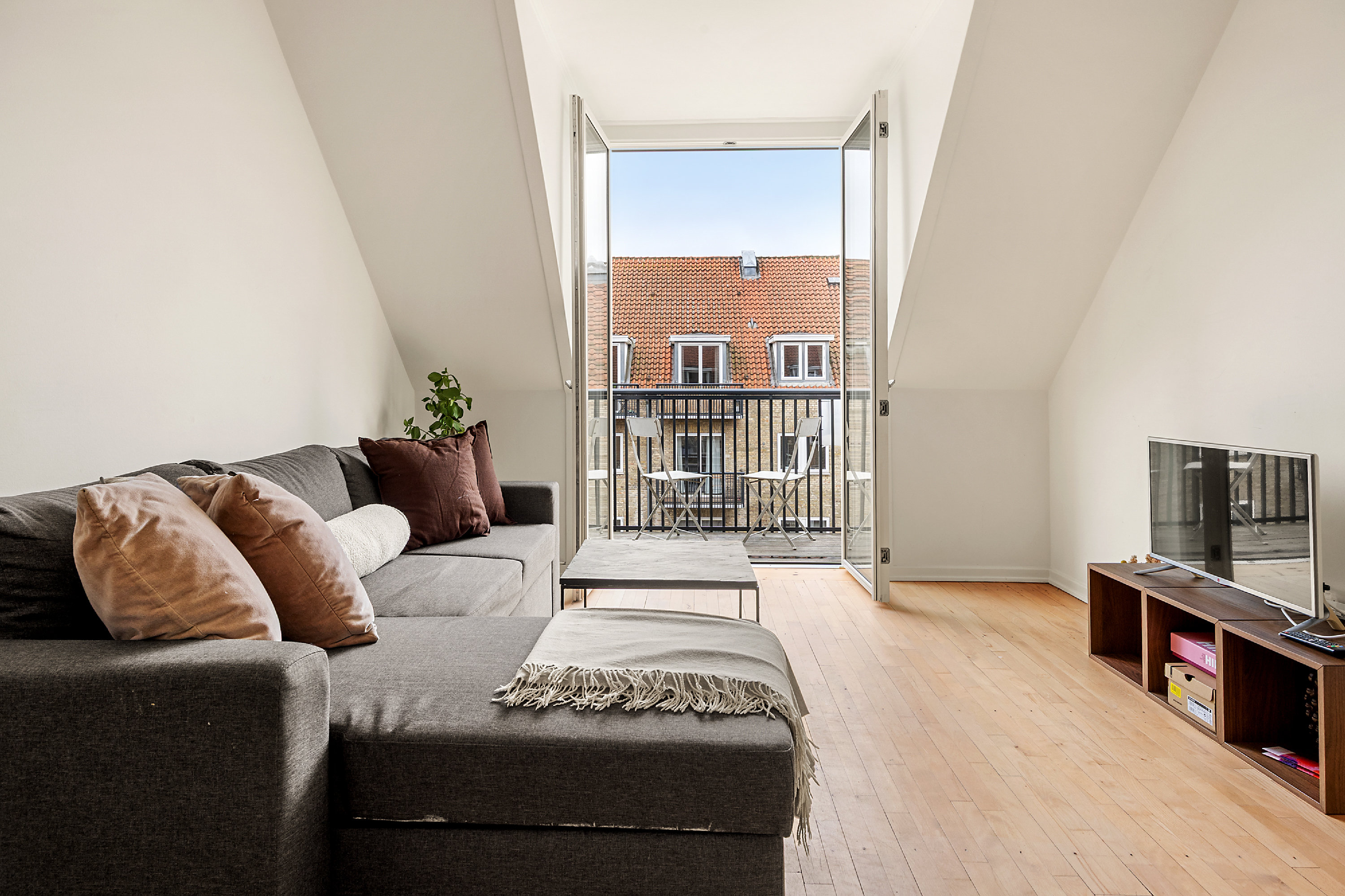 Fremhævet stue billede i fuldskærmstilstand. Billede af Tartinisvej 32, 3. 2., 2450 København SV