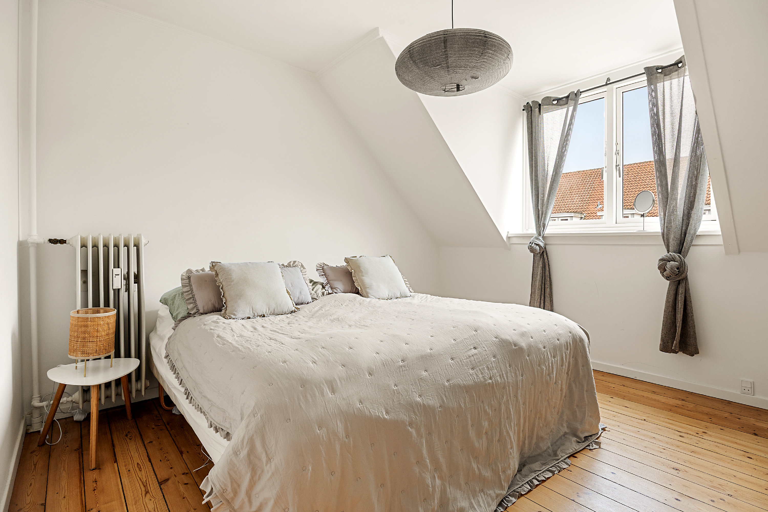 Fremhævet soveværelse billede i fuldskærmstilstand. Billede af Tartinisvej 32, 3. 2., 2450 København SV