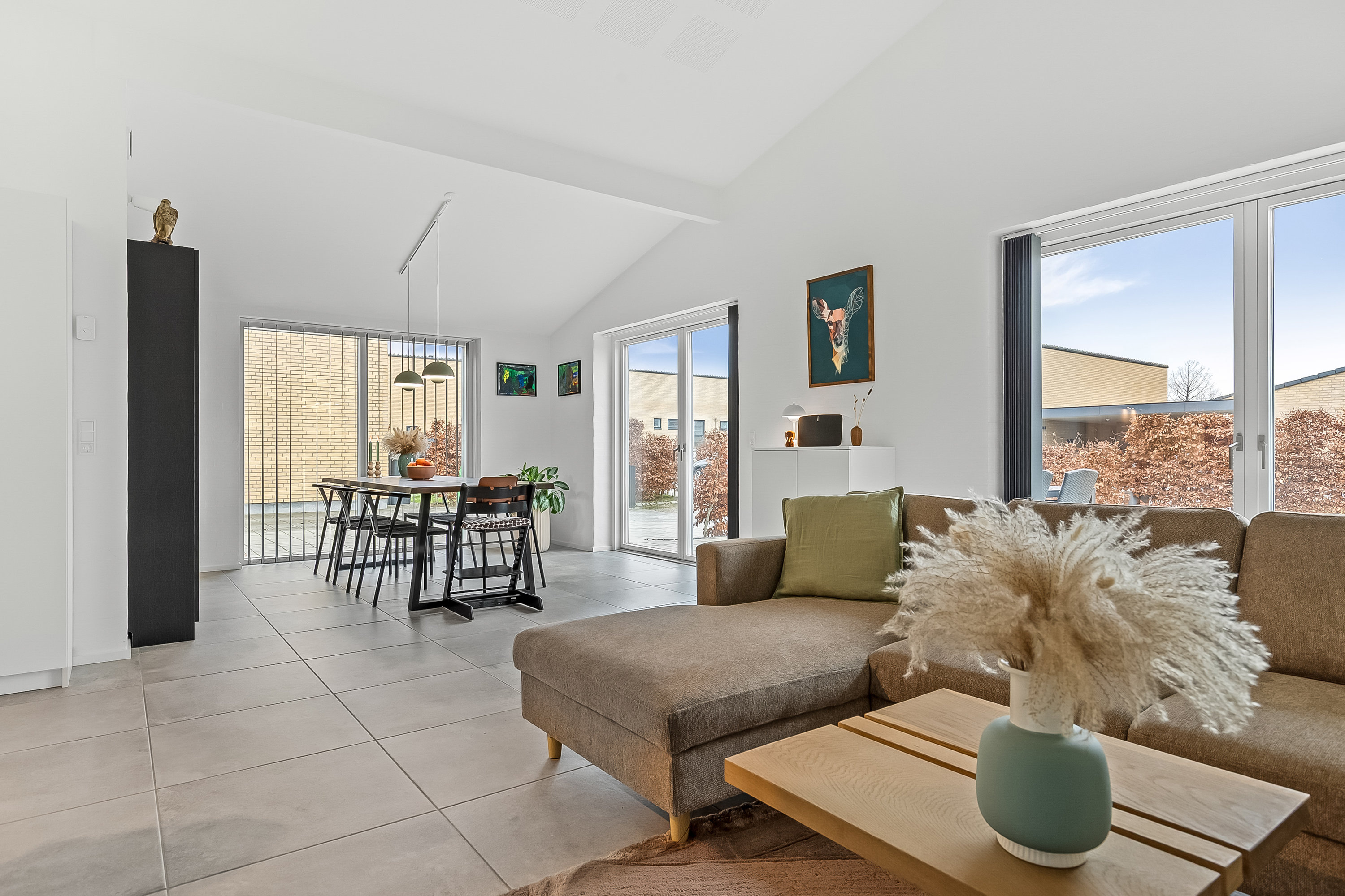 Fremhævet stue billede i fuldskærmstilstand. Billede af Enggårdstoften 22, 7120 Vejle Øst