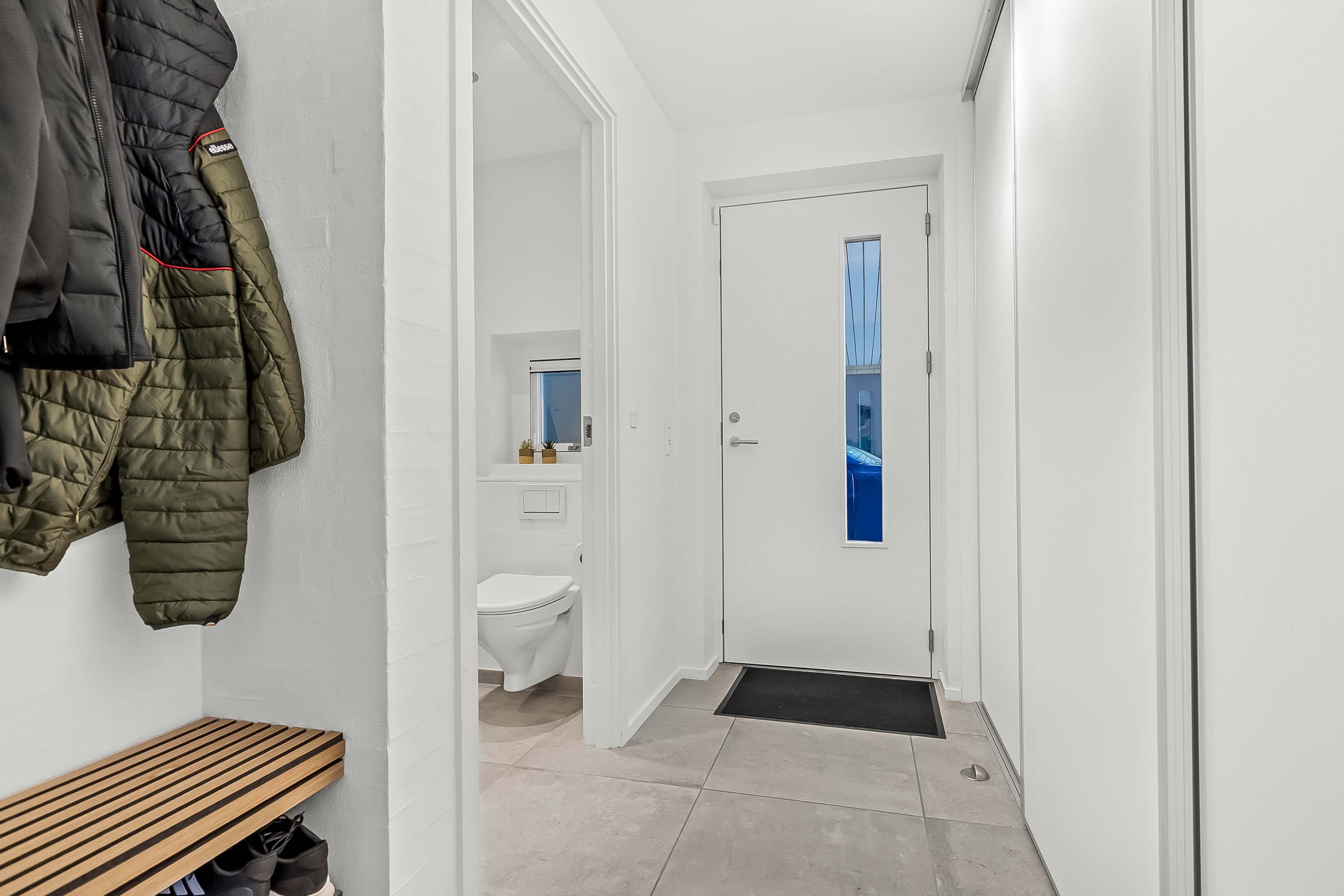 Fremhævet entré billede i fuldskærmstilstand. Billede af Enggårdstoften 22, 7120 Vejle Øst