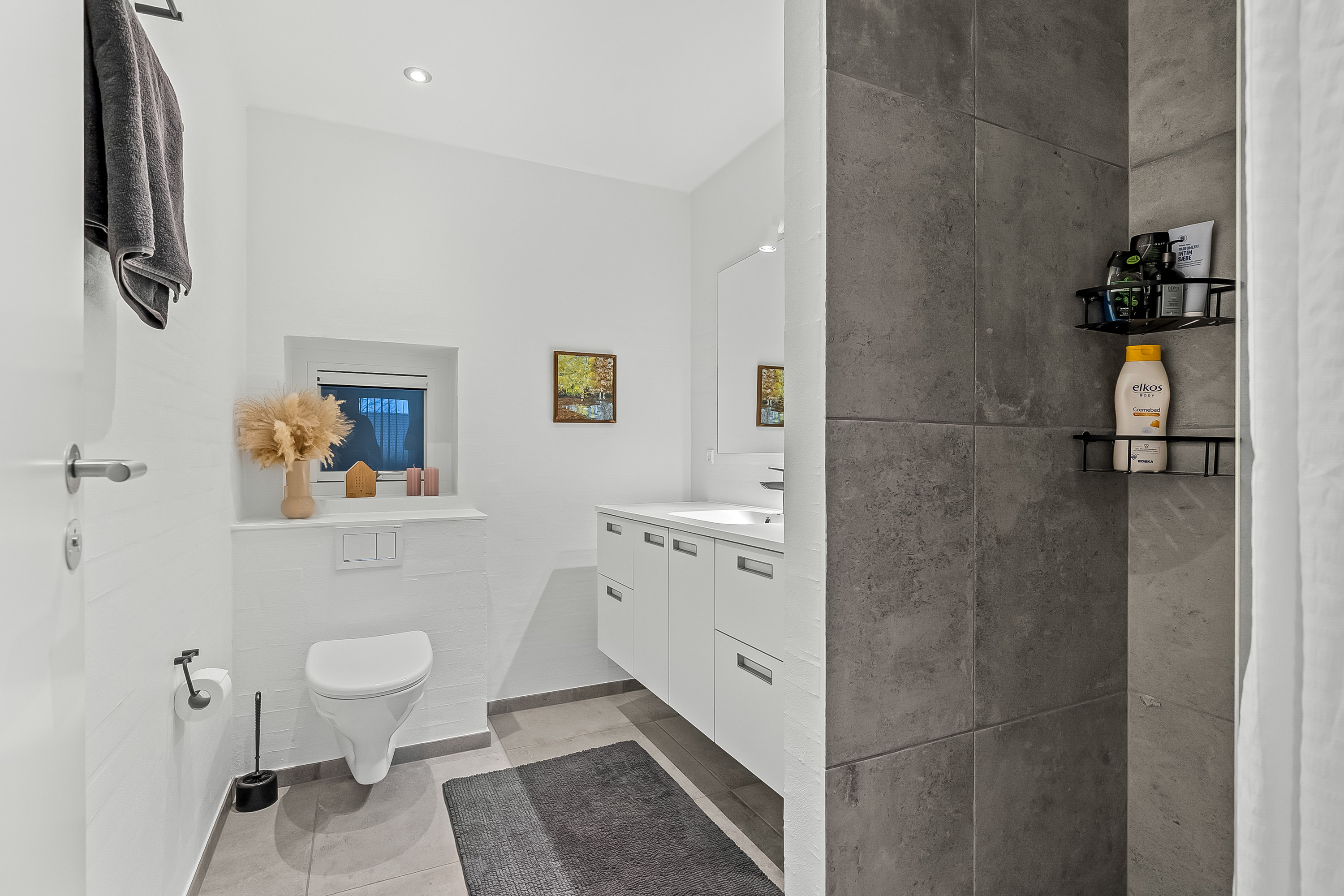 Fremhævet badeværelse billede i fuldskærmstilstand. Billede af Enggårdstoften 22, 7120 Vejle Øst