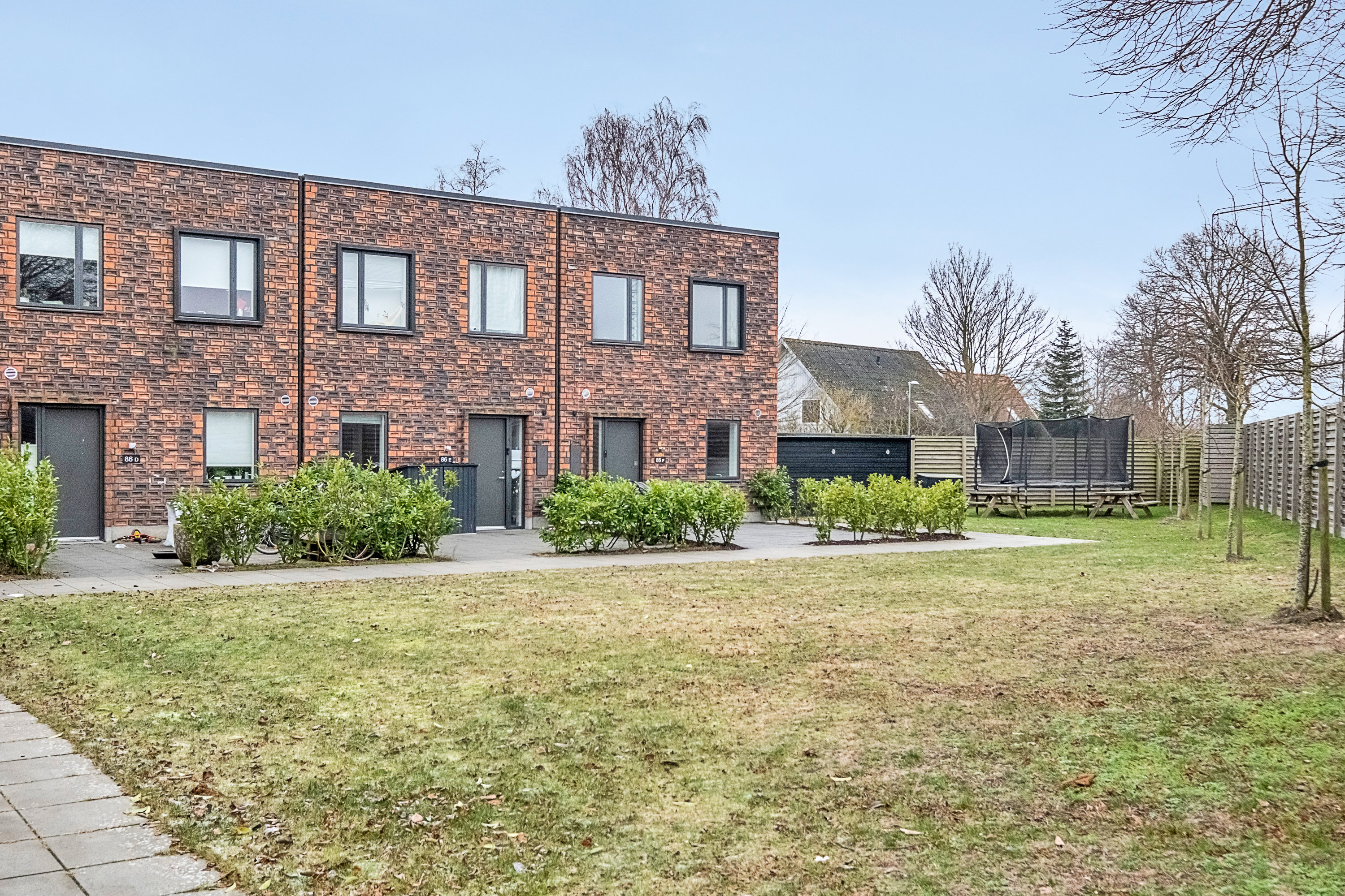 Fremhævet facade billede i fuldskærmstilstand. Billede af Brobjerg Parkvej 86f, 8250 Egå