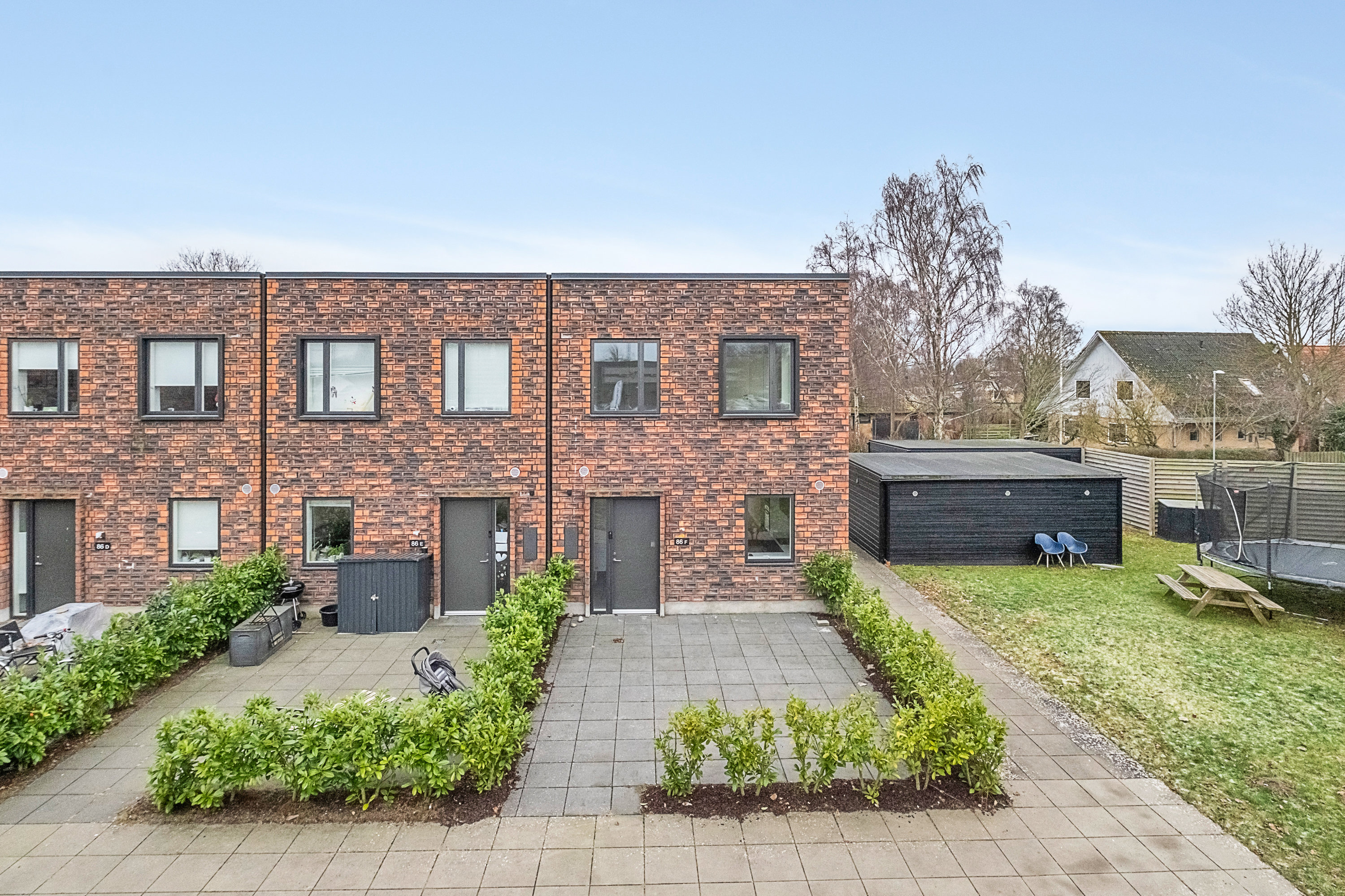 Fremhævet facade billede i fuldskærmstilstand. Billede af Brobjerg Parkvej 86f, 8250 Egå