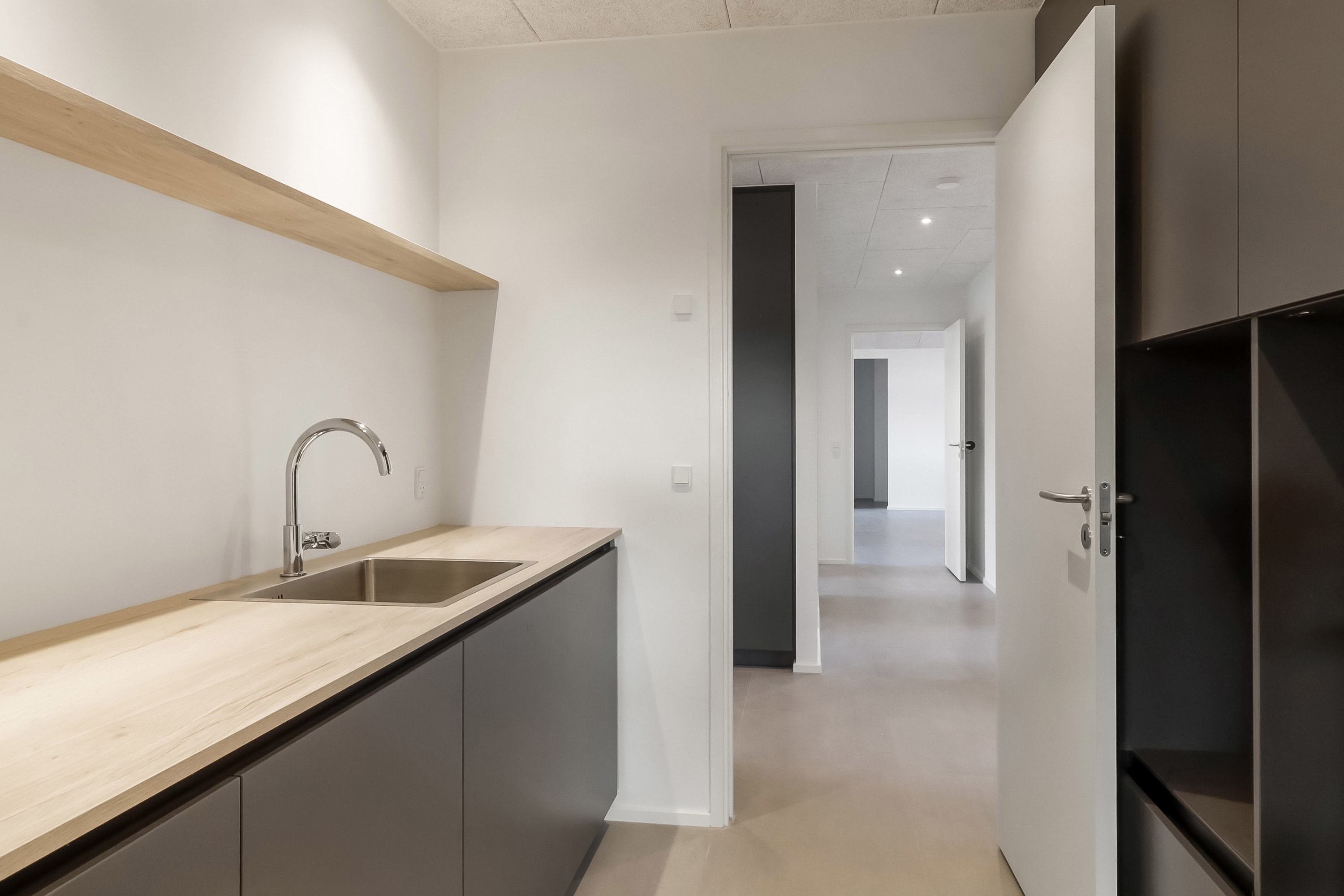 Fremhævet køkken billede i fuldskærmstilstand. Billede af Grønnedal 17, Troense, 5700 Svendborg