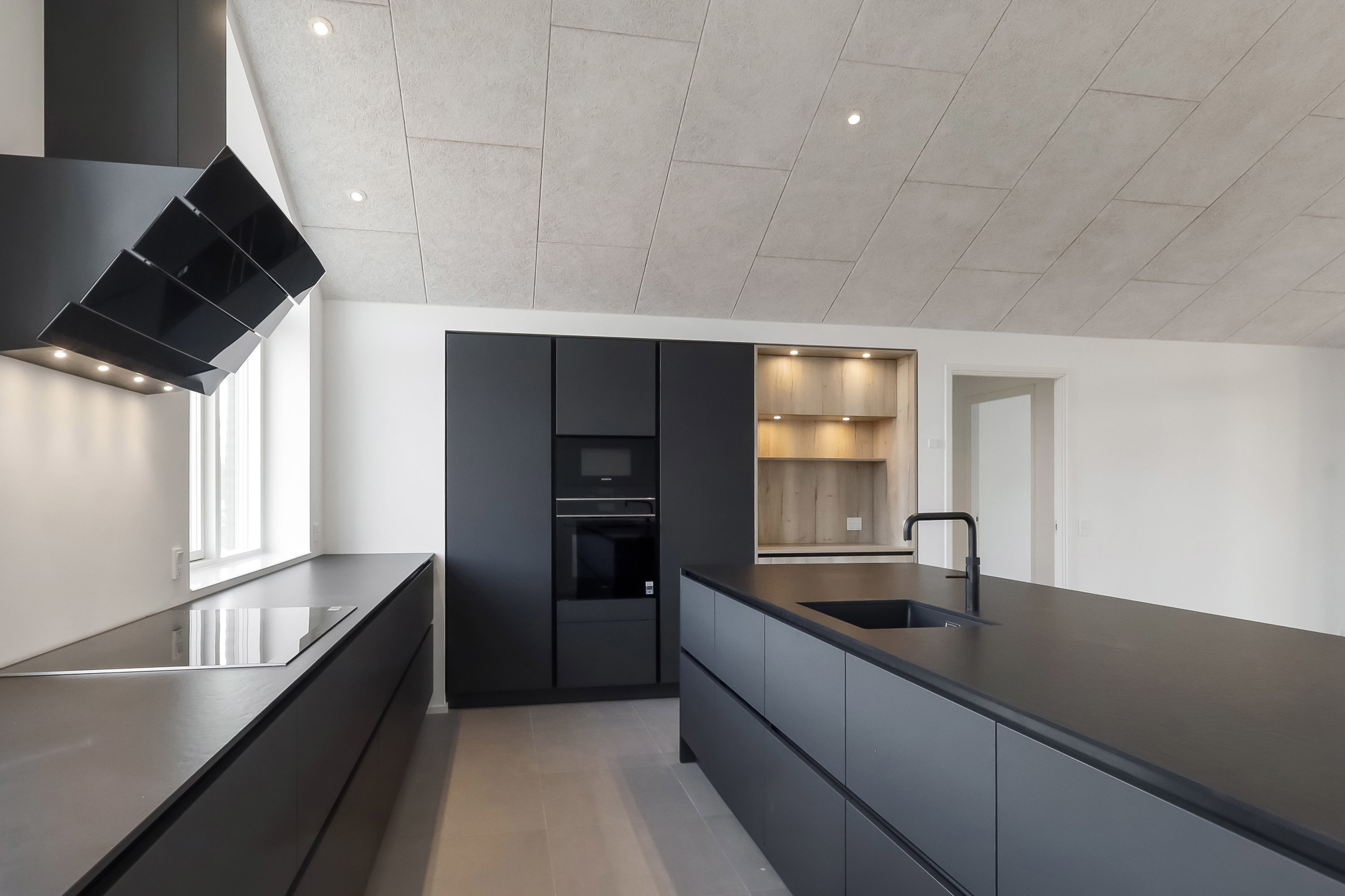 Fremhævet køkken billede i fuldskærmstilstand. Billede af Grønnedal 17, Troense, 5700 Svendborg