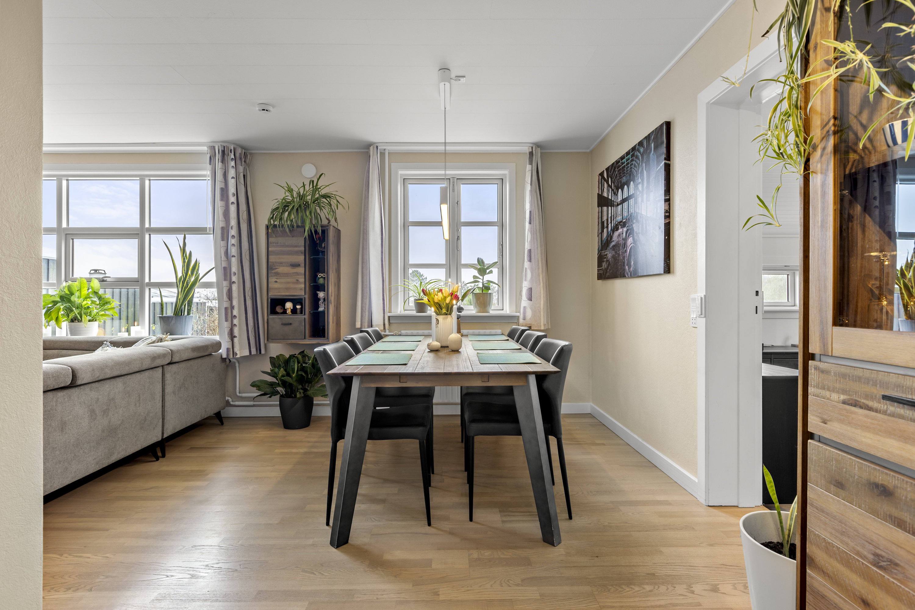 Fremhævet stue billede i fuldskærmstilstand. Billede af Hybenvej 7A, 4100 Ringsted