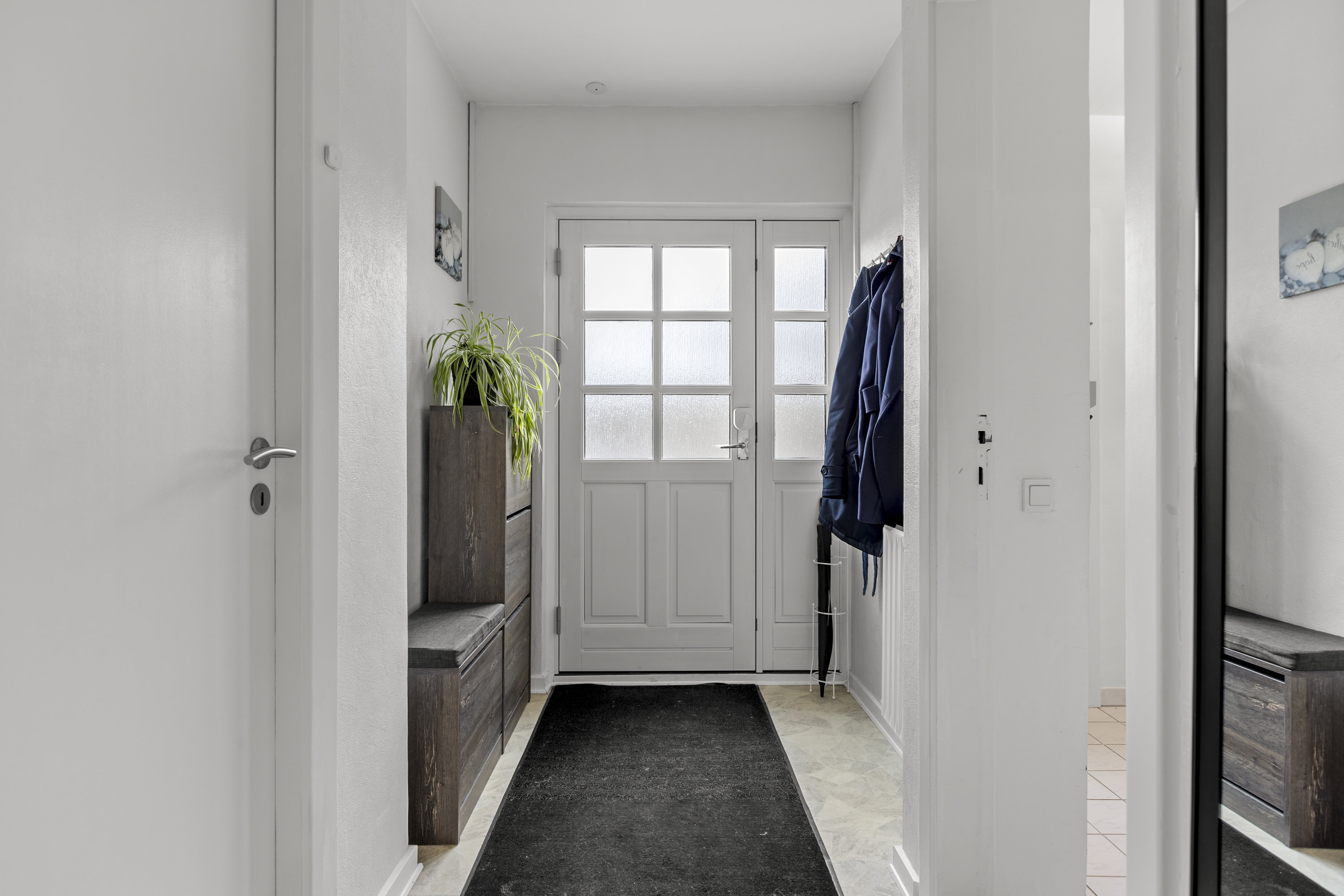 Fremhævet entré billede i fuldskærmstilstand. Billede af Hybenvej 7A, 4100 Ringsted