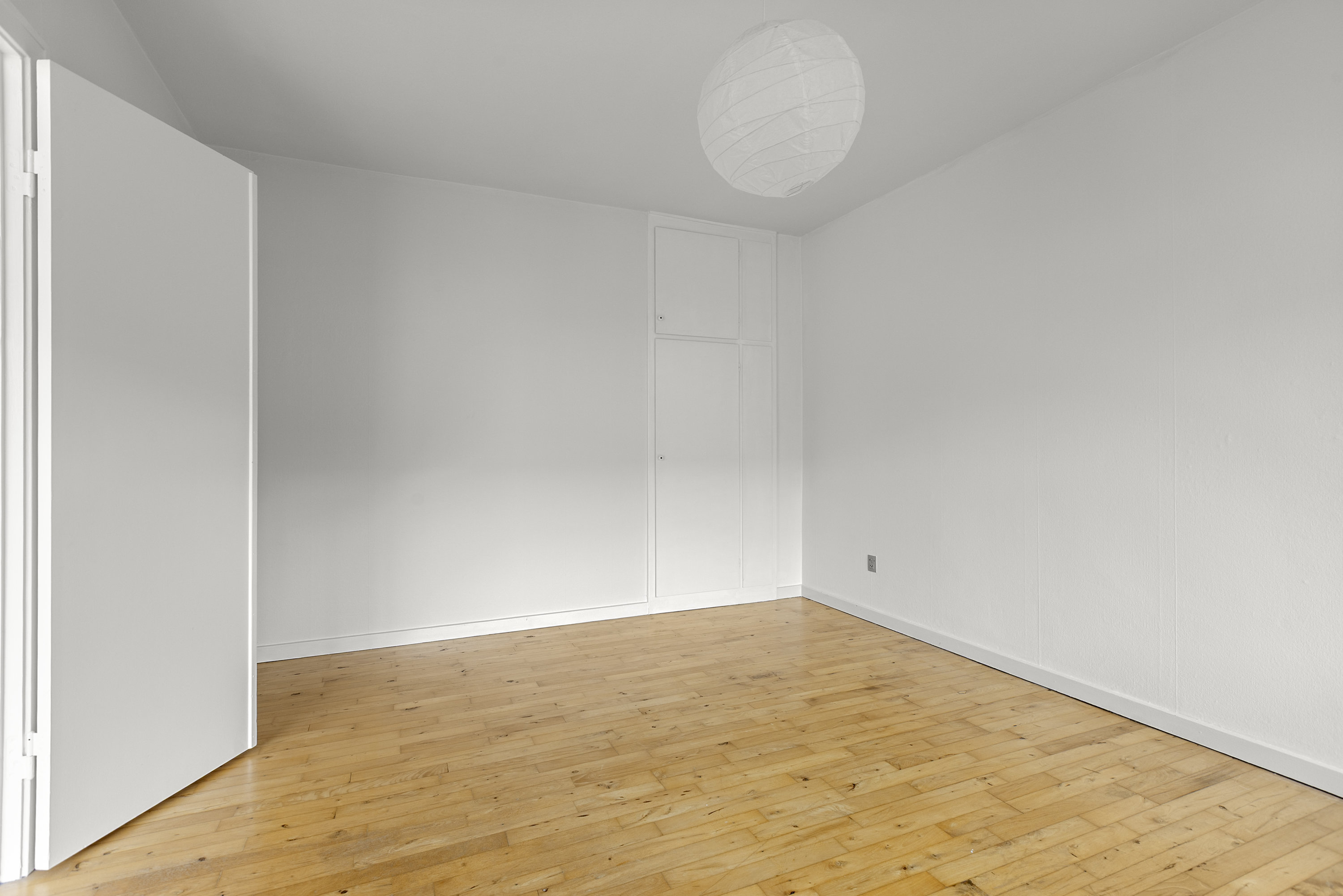 Fremhævet stue billede i fuldskærmstilstand. Billede af Vilhelm Andersensvej 10, st.. th., 4100 Ringsted