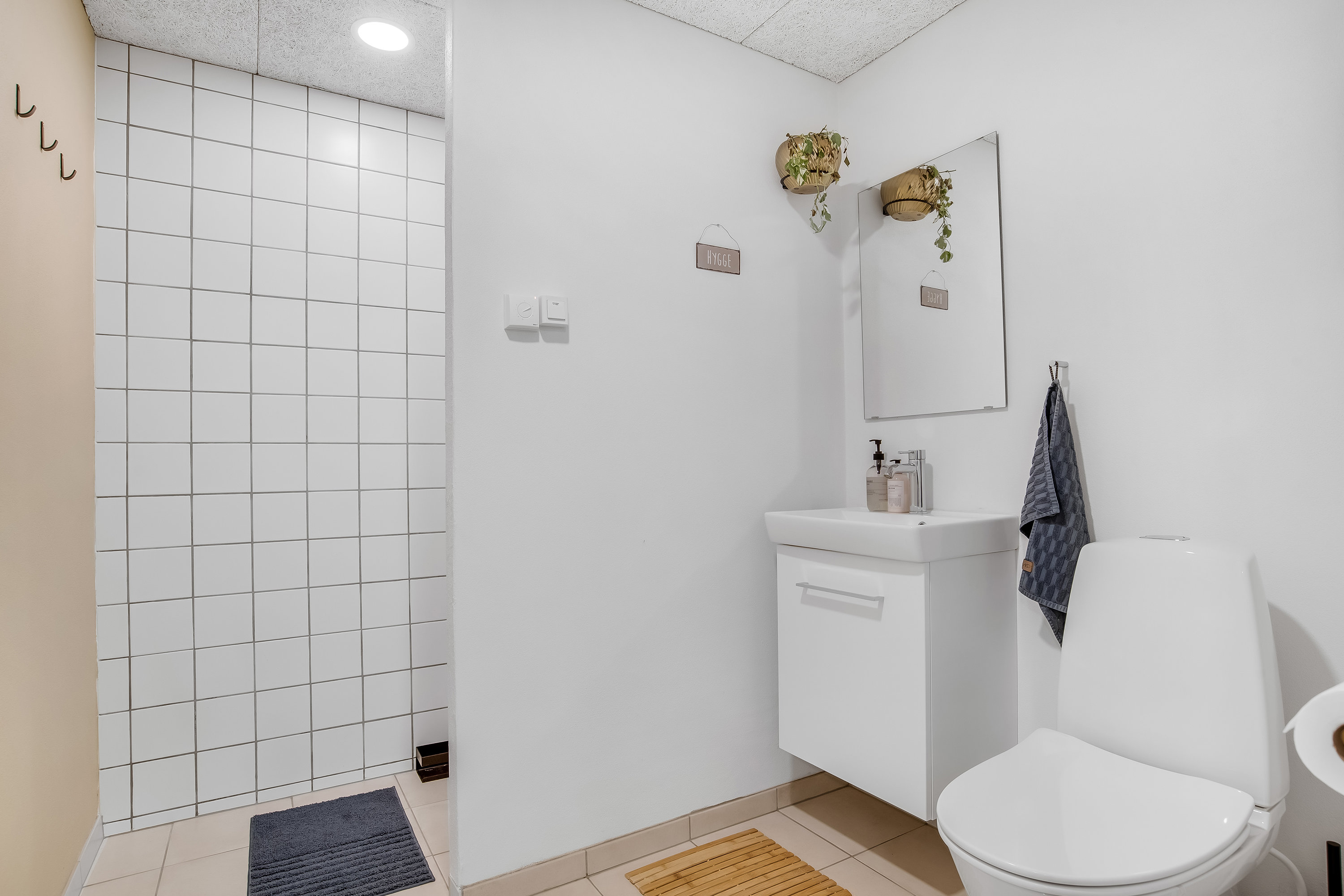 Fremhævet badeværelse billede i fuldskærmstilstand. Billede af Geranievej 4, Mejrup, 7500 Holstebro