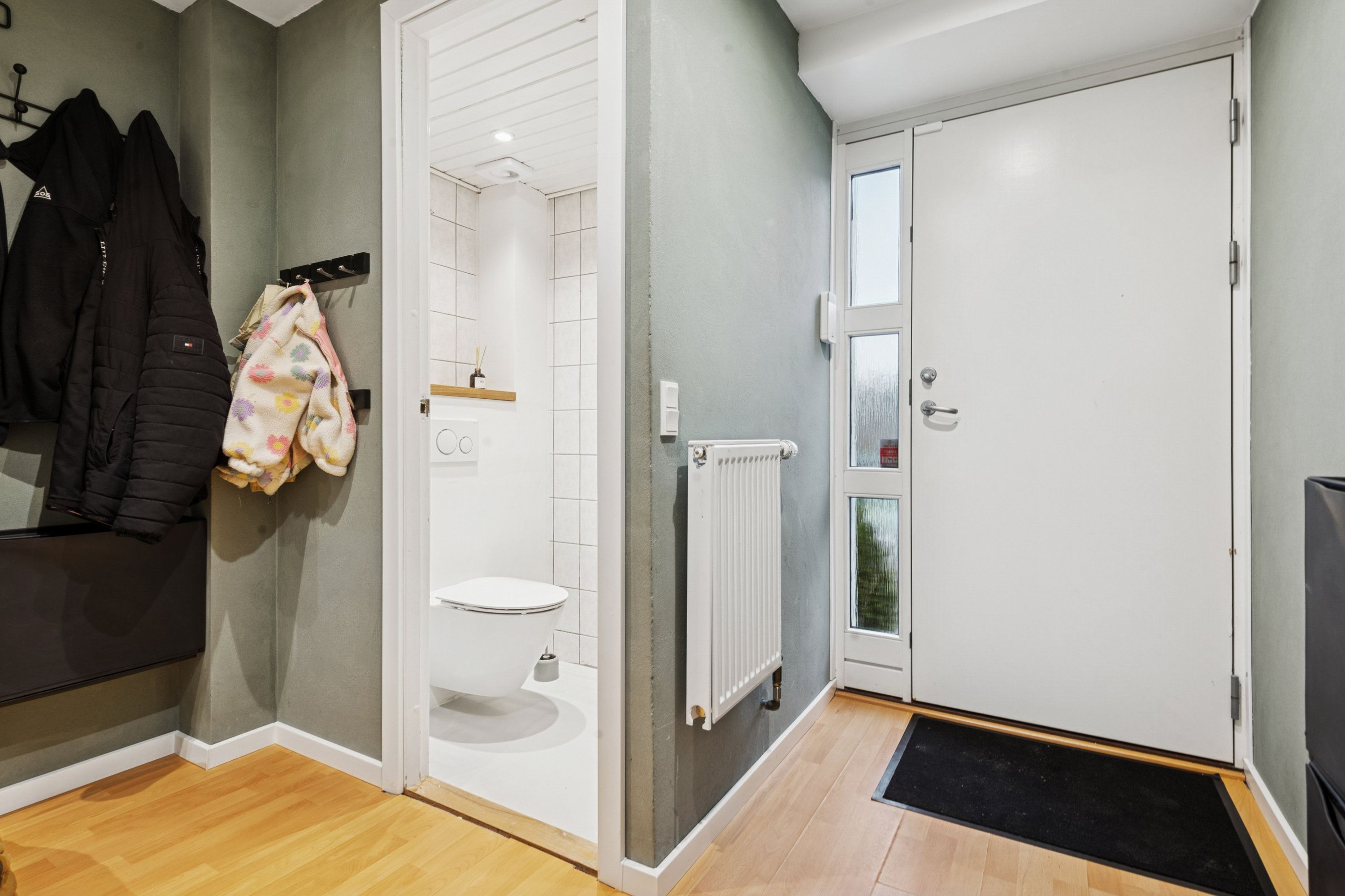 Fremhævet entré billede i fuldskærmstilstand. Billede af Jægerhusene 11, 2620 Albertslund