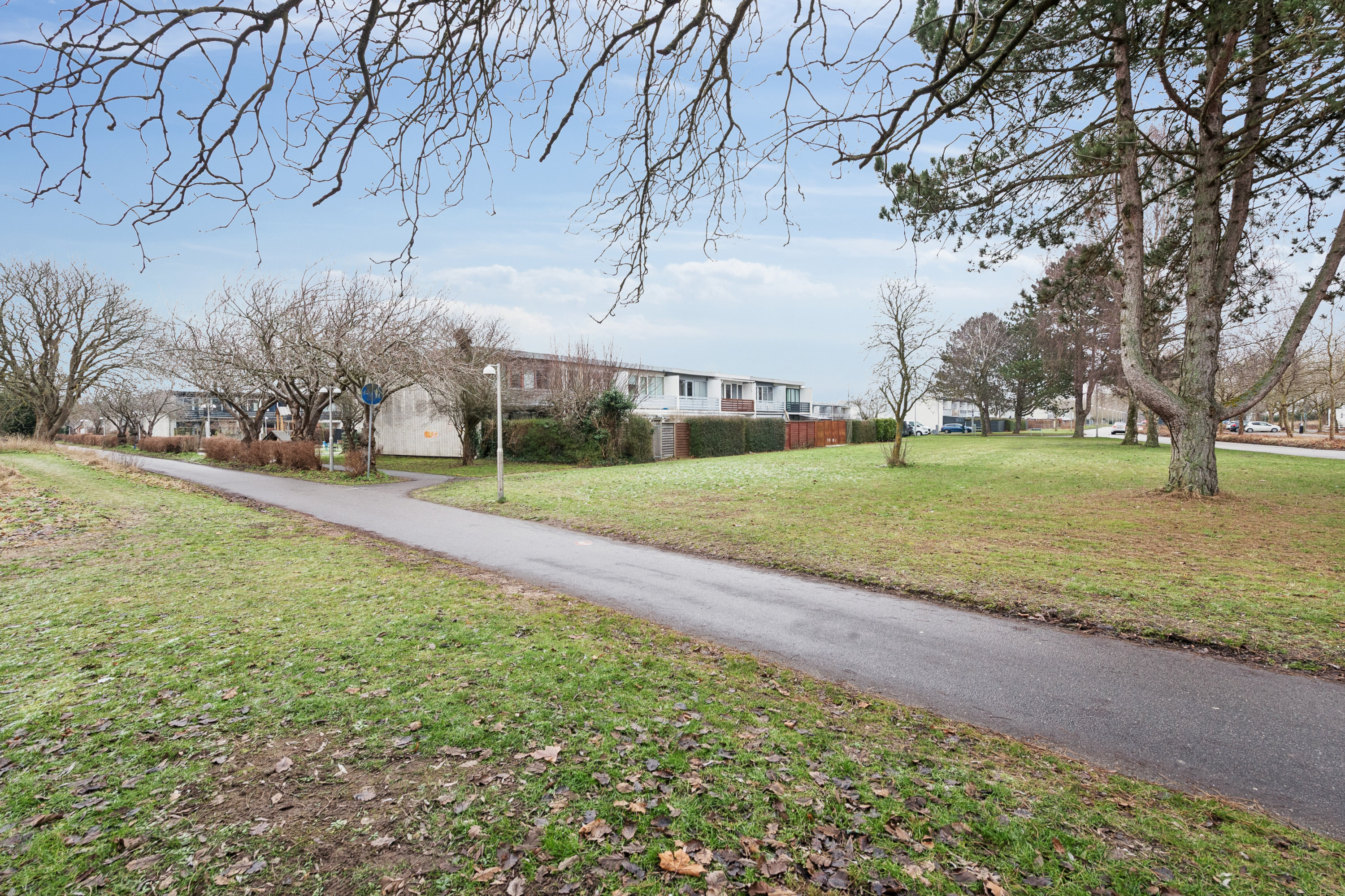 Fremhævet omgivelser billede i fuldskærmstilstand. Billede af Jægerhusene 11, 2620 Albertslund