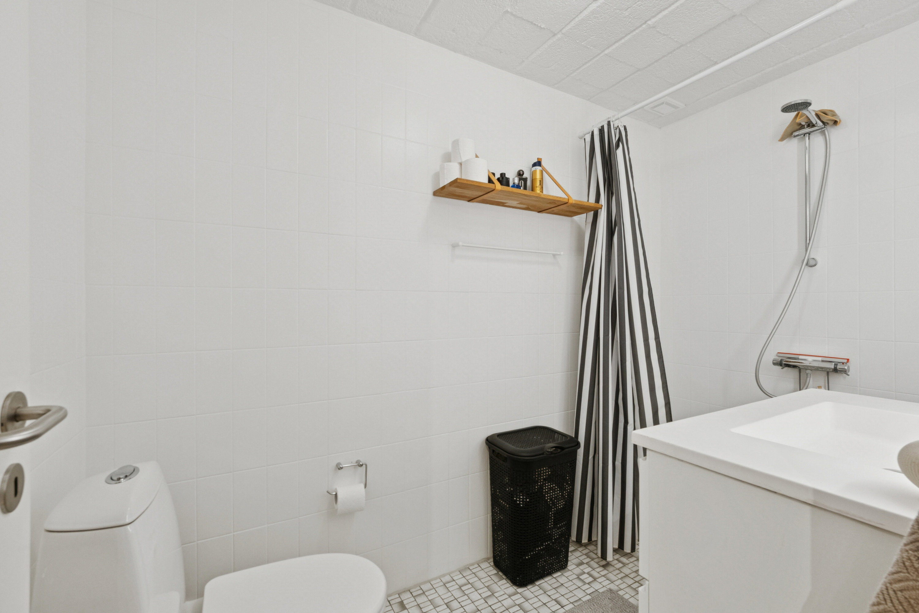 Fremhævet badeværelse billede i fuldskærmstilstand. Billede af Platanvej 58, 7700 Thisted