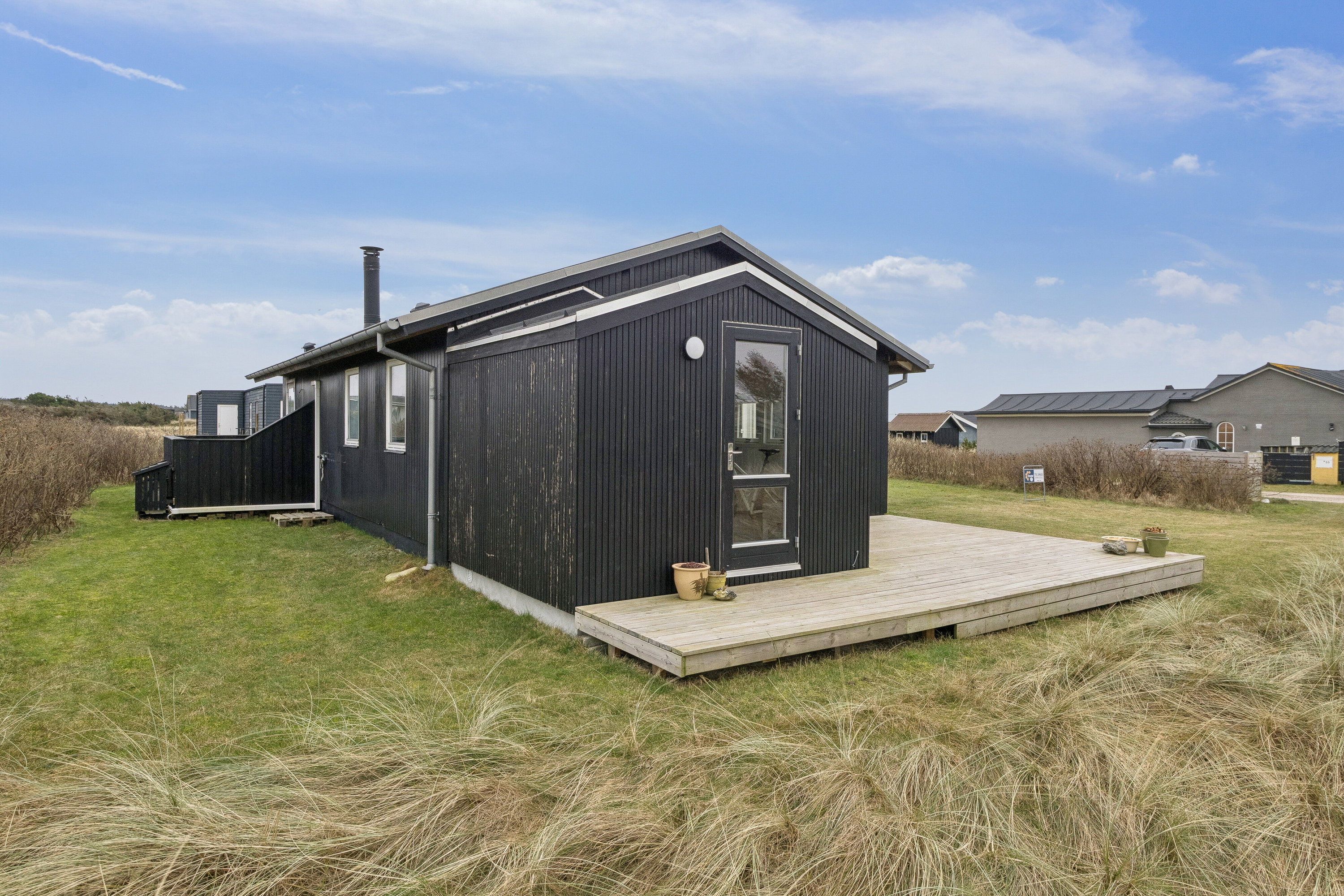 Fremhævet set fra haven billede i fuldskærmstilstand. Billede af Kobbelsti 49, Klitmøller, 7700 Thisted