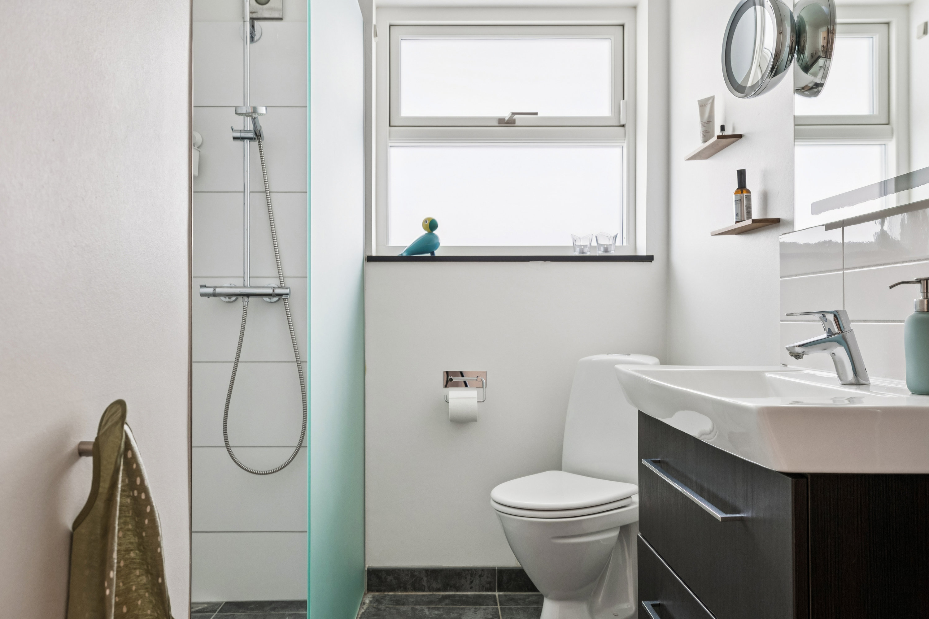 Fremhævet badeværelse billede i fuldskærmstilstand. Billede af Stellavej 33, Paarup, 5210 Odense NV