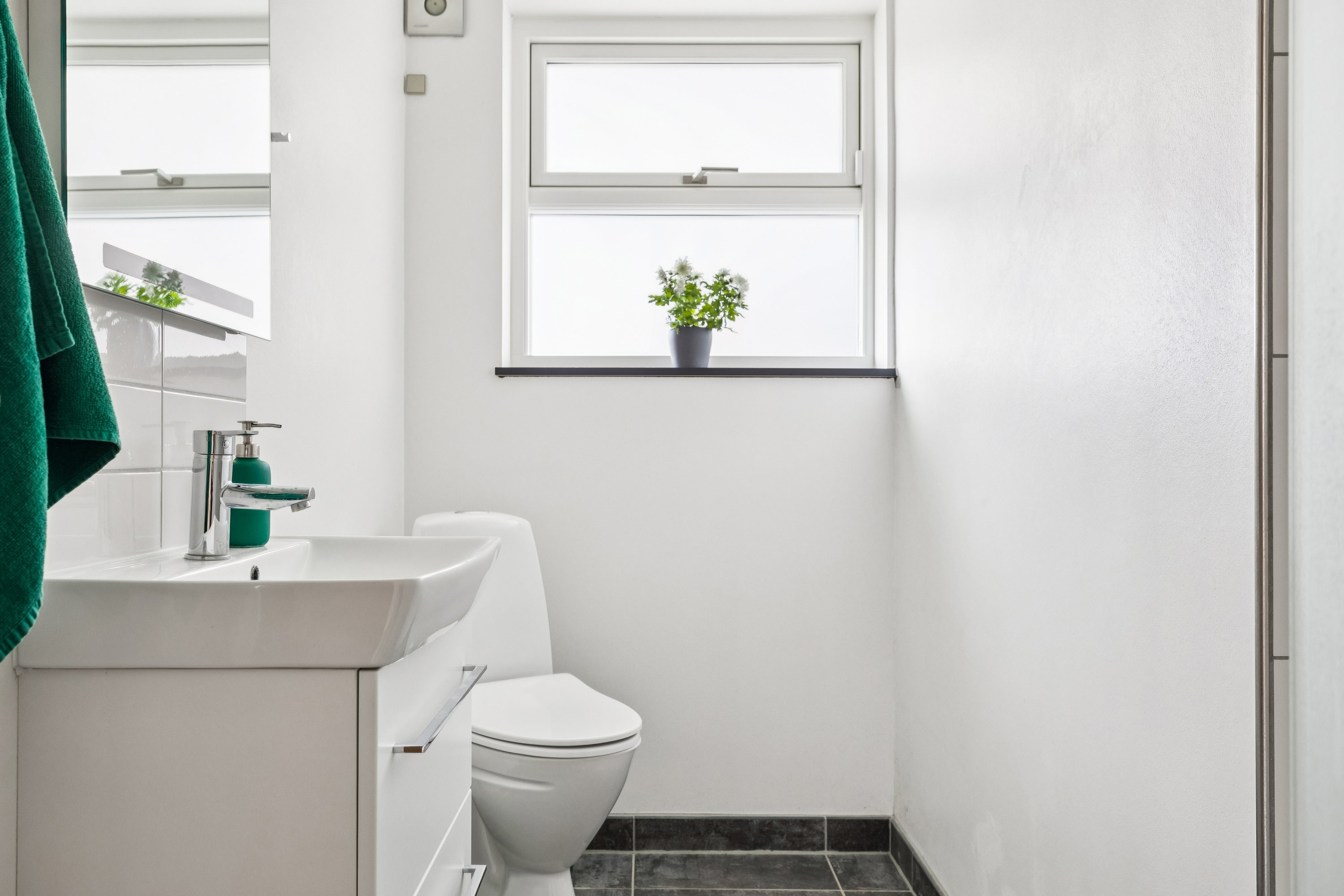 Fremhævet badeværelse billede i fuldskærmstilstand. Billede af Stellavej 33, Paarup, 5210 Odense NV