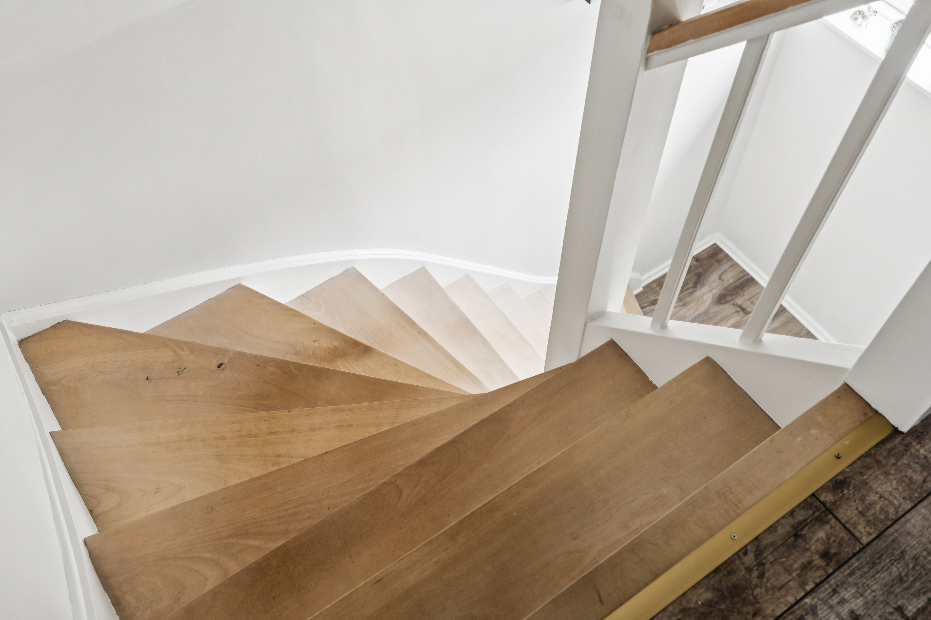 Fremhævet trappe billede i fuldskærmstilstand. Billede af Rugårdsvej 317, Villestofte, 5210 Odense NV