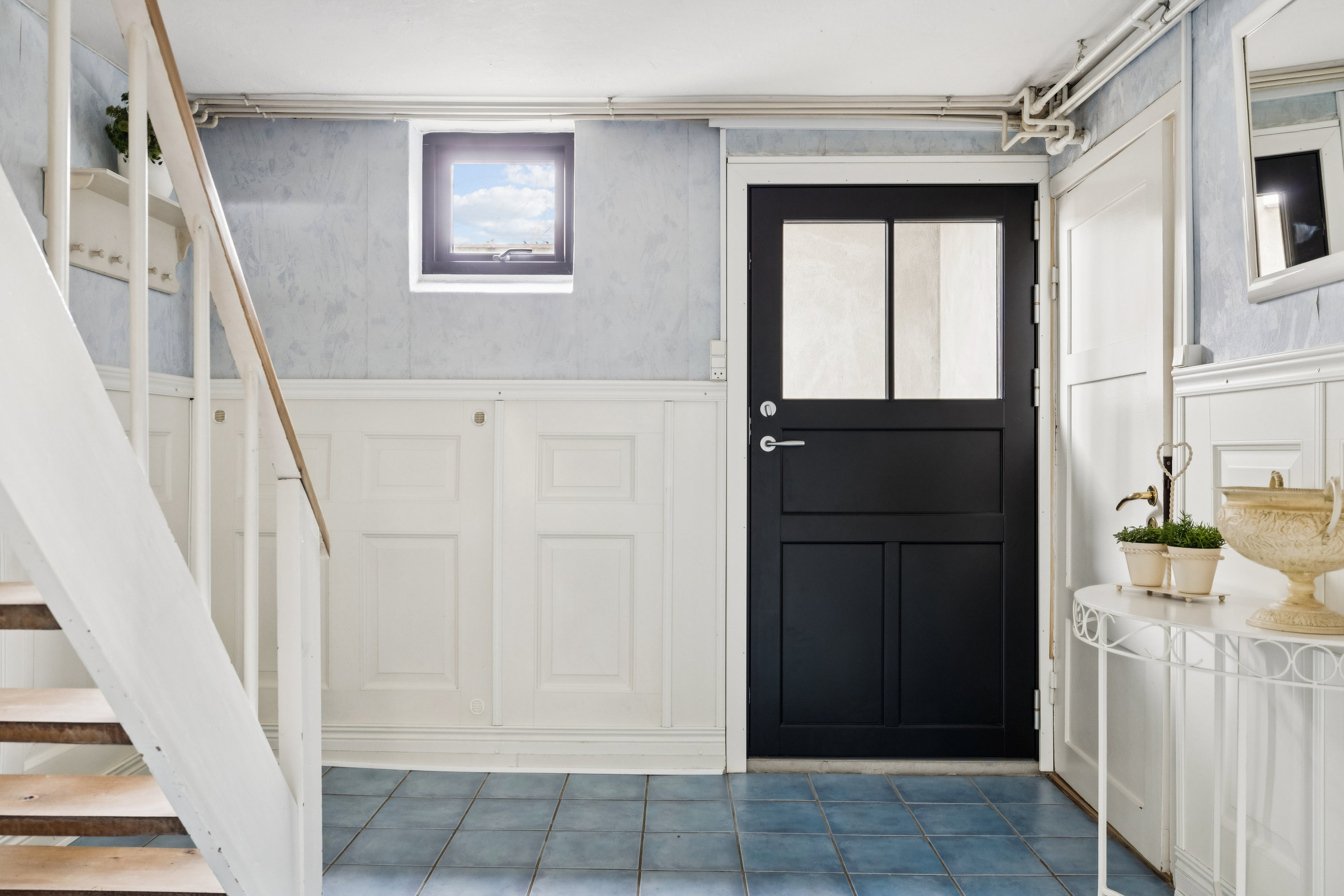 Fremhævet gang billede i fuldskærmstilstand. Billede af Rugårdsvej 317, Villestofte, 5210 Odense NV