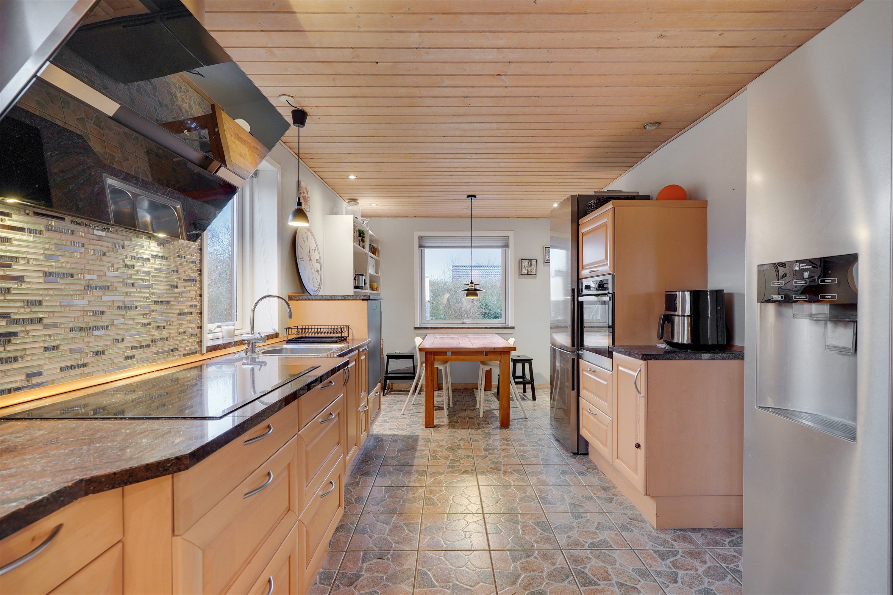 Fremhævet køkken billede i fuldskærmstilstand. Billede af Egevænget 406, 7190 Billund