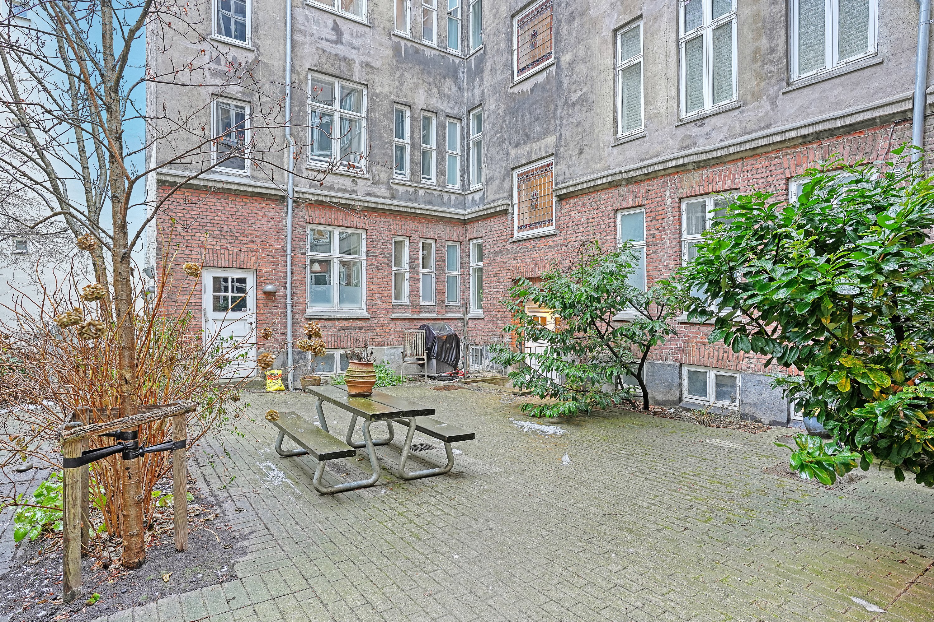 Fremhævet gårdmiljø billede i fuldskærmstilstand. Billede af Classensgade 17B, 5. tv., 2100 København Ø