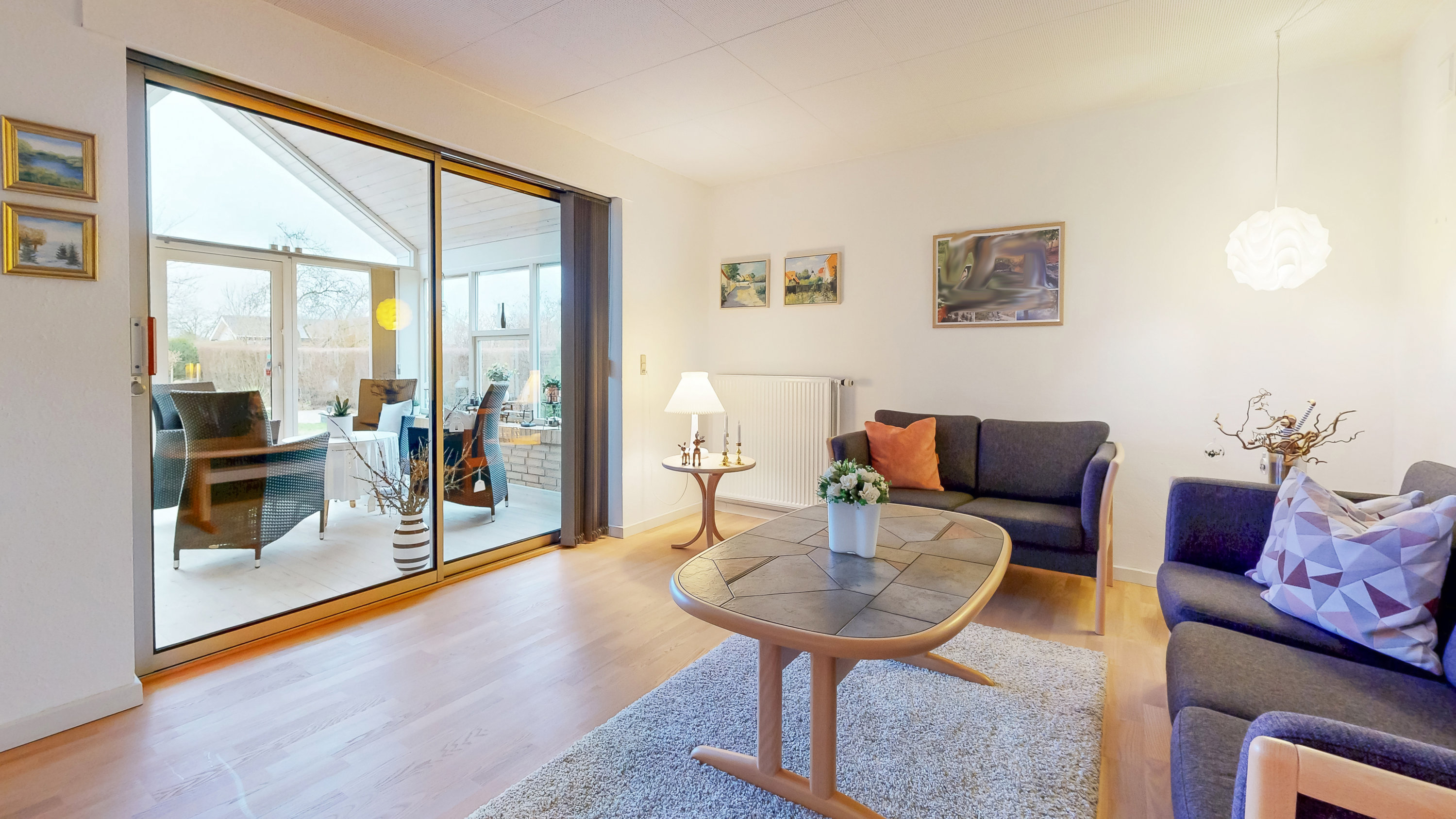 Fremhævet stue billede i fuldskærmstilstand. Billede af Ladehøjvej 28, 8831 Løgstrup