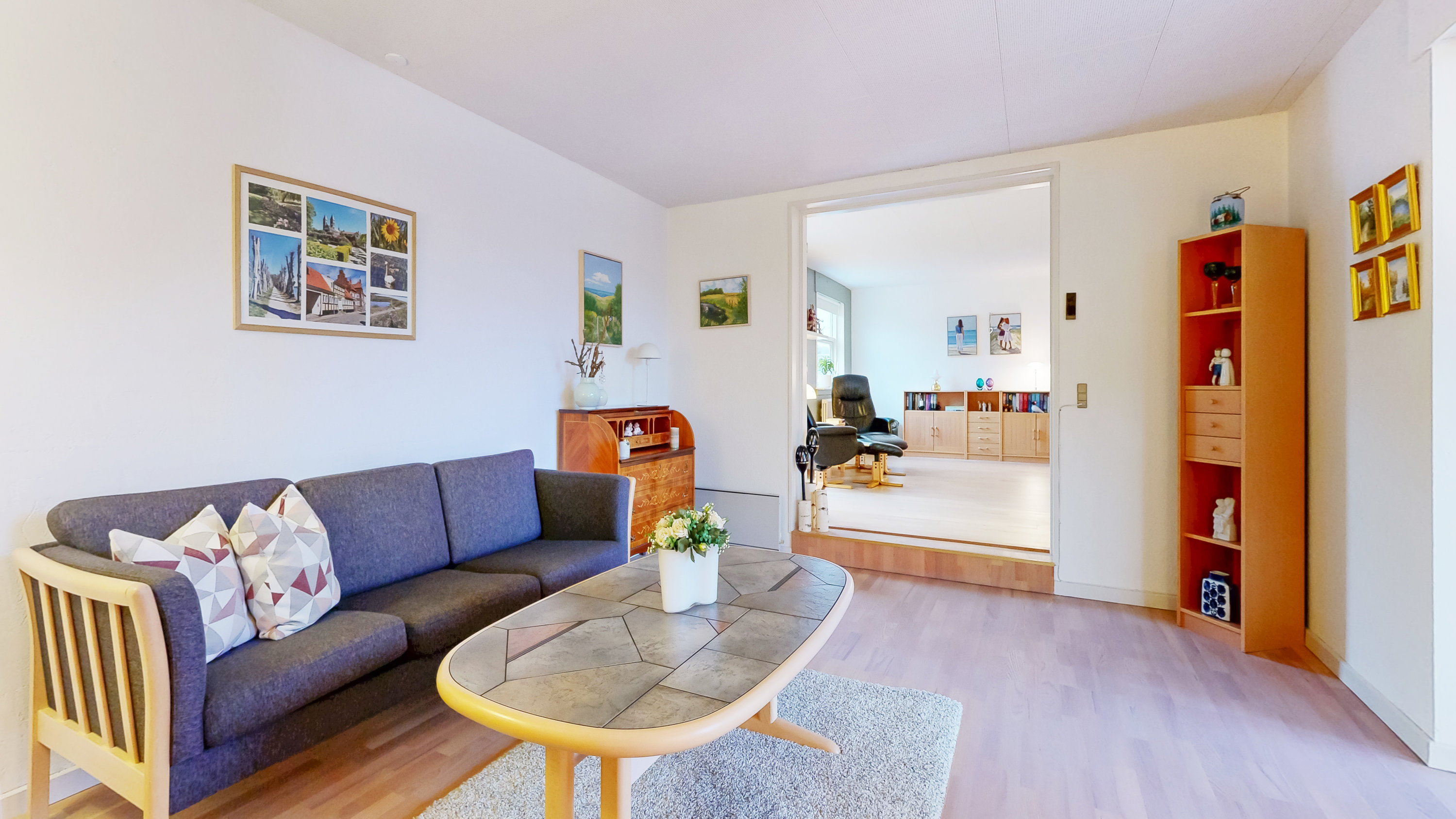 Fremhævet stue billede i fuldskærmstilstand. Billede af Ladehøjvej 28, 8831 Løgstrup