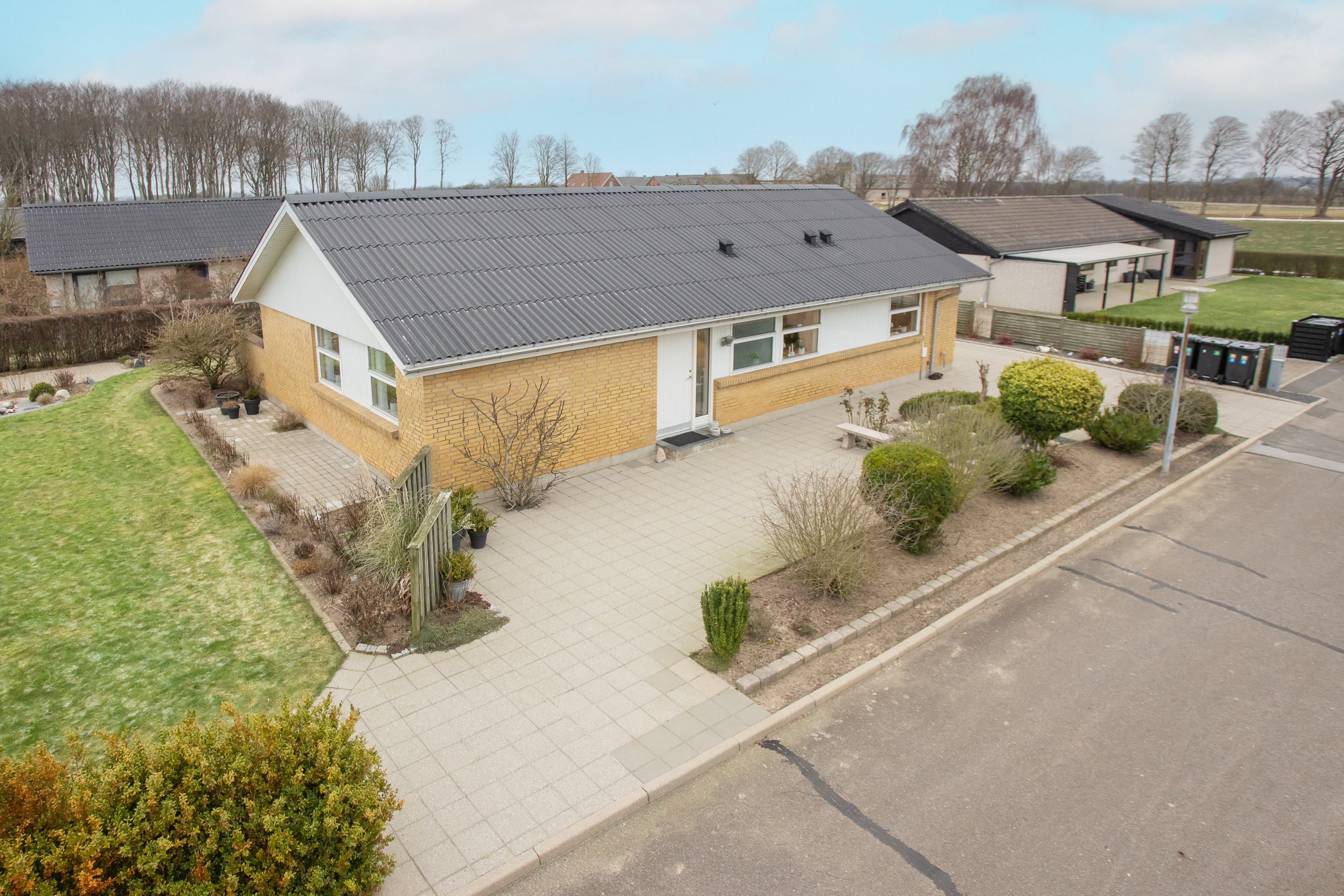 Fremhævet ejendommen billede i fuldskærmstilstand. Billede af Ladehøjvej 28, 8831 Løgstrup