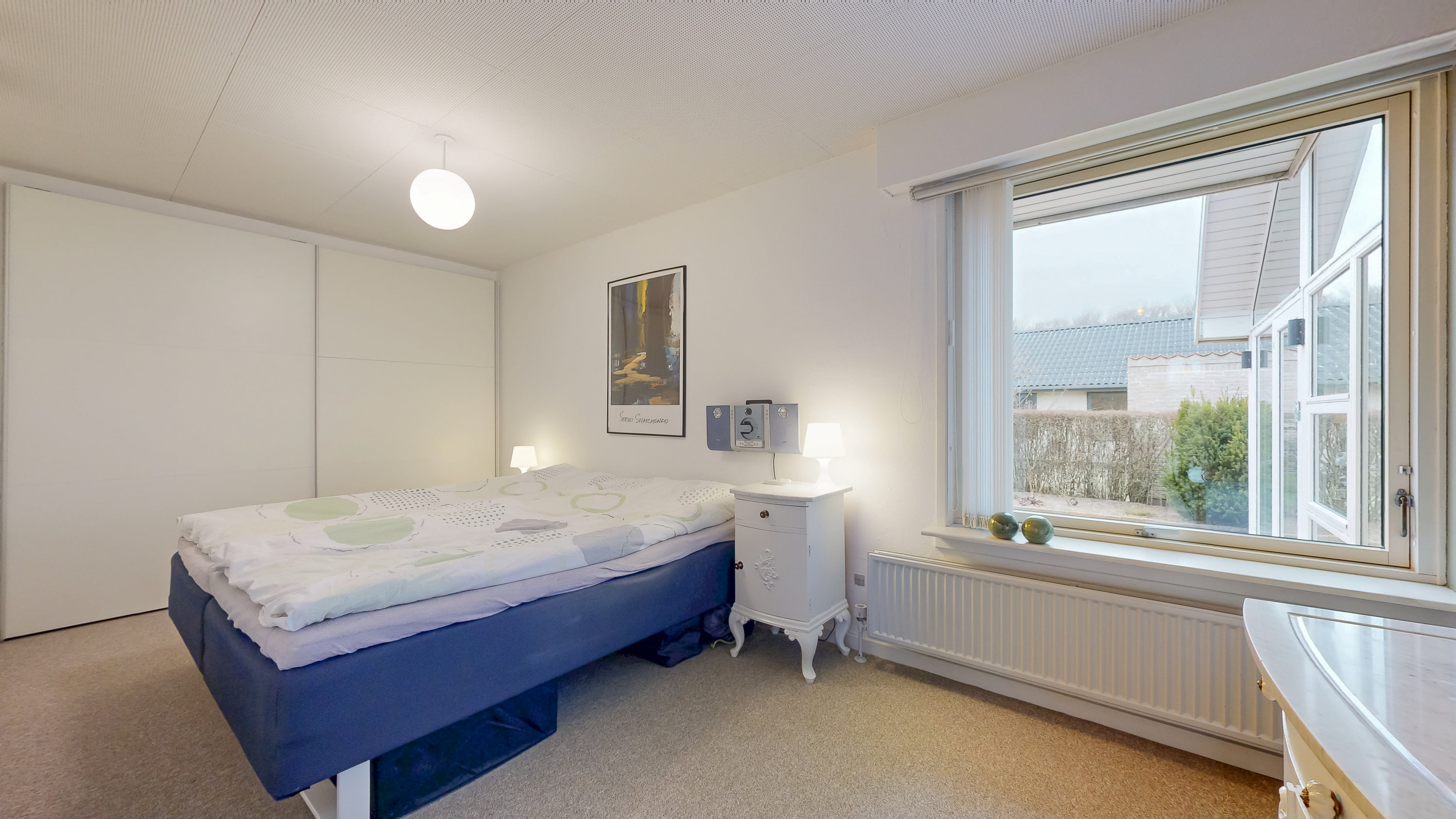 Fremhævet soveværelse billede i fuldskærmstilstand. Billede af Ladehøjvej 28, 8831 Løgstrup