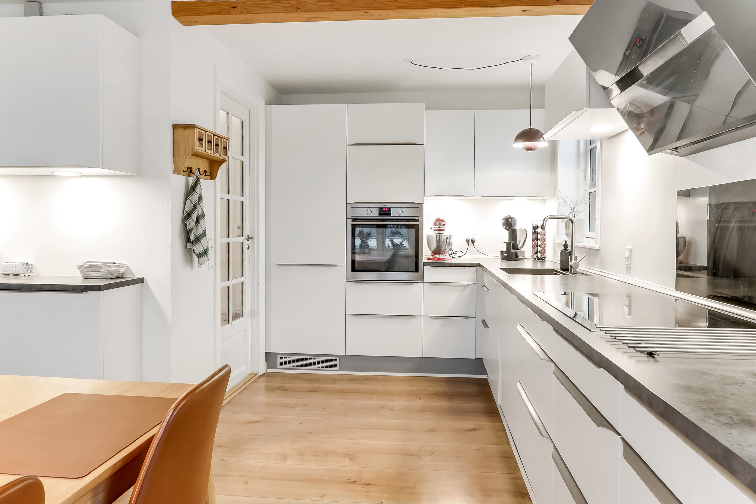 Fremhævet køkken billede i fuldskærmstilstand. Billede af Tvedvej 128, Tved, 5700 Svendborg