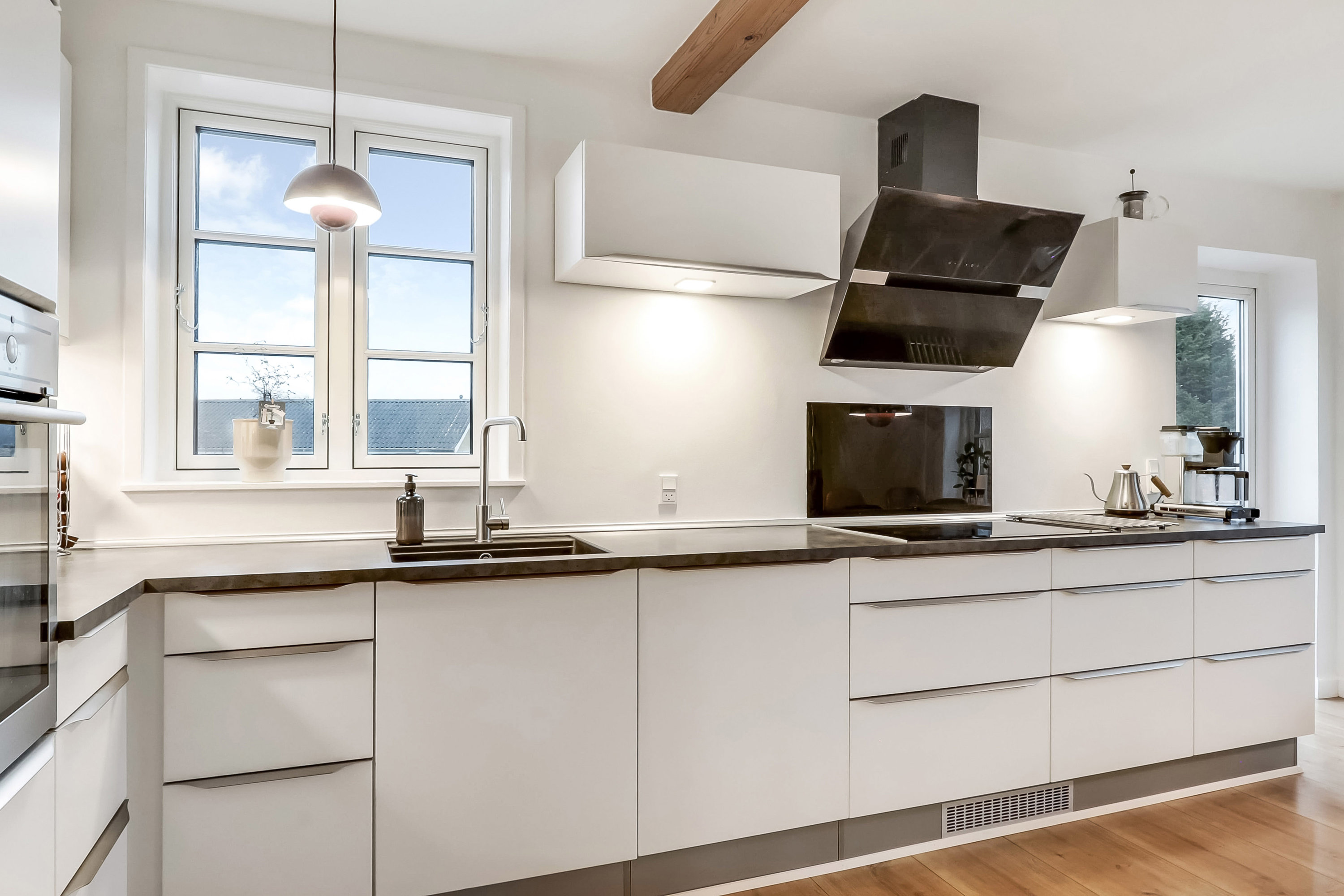 Fremhævet køkken billede i fuldskærmstilstand. Billede af Tvedvej 128, Tved, 5700 Svendborg