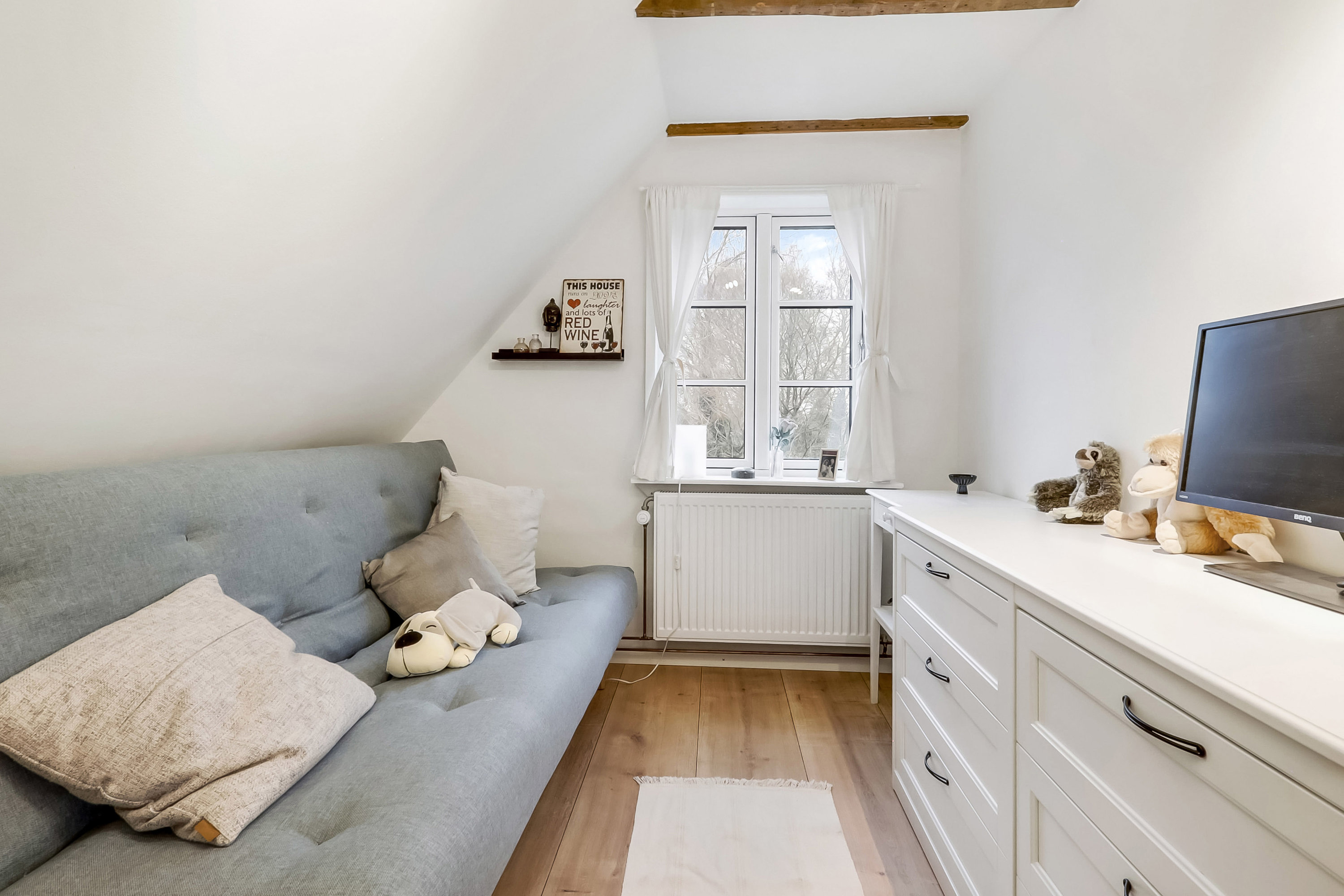 Fremhævet værelse billede i fuldskærmstilstand. Billede af Tvedvej 128, Tved, 5700 Svendborg